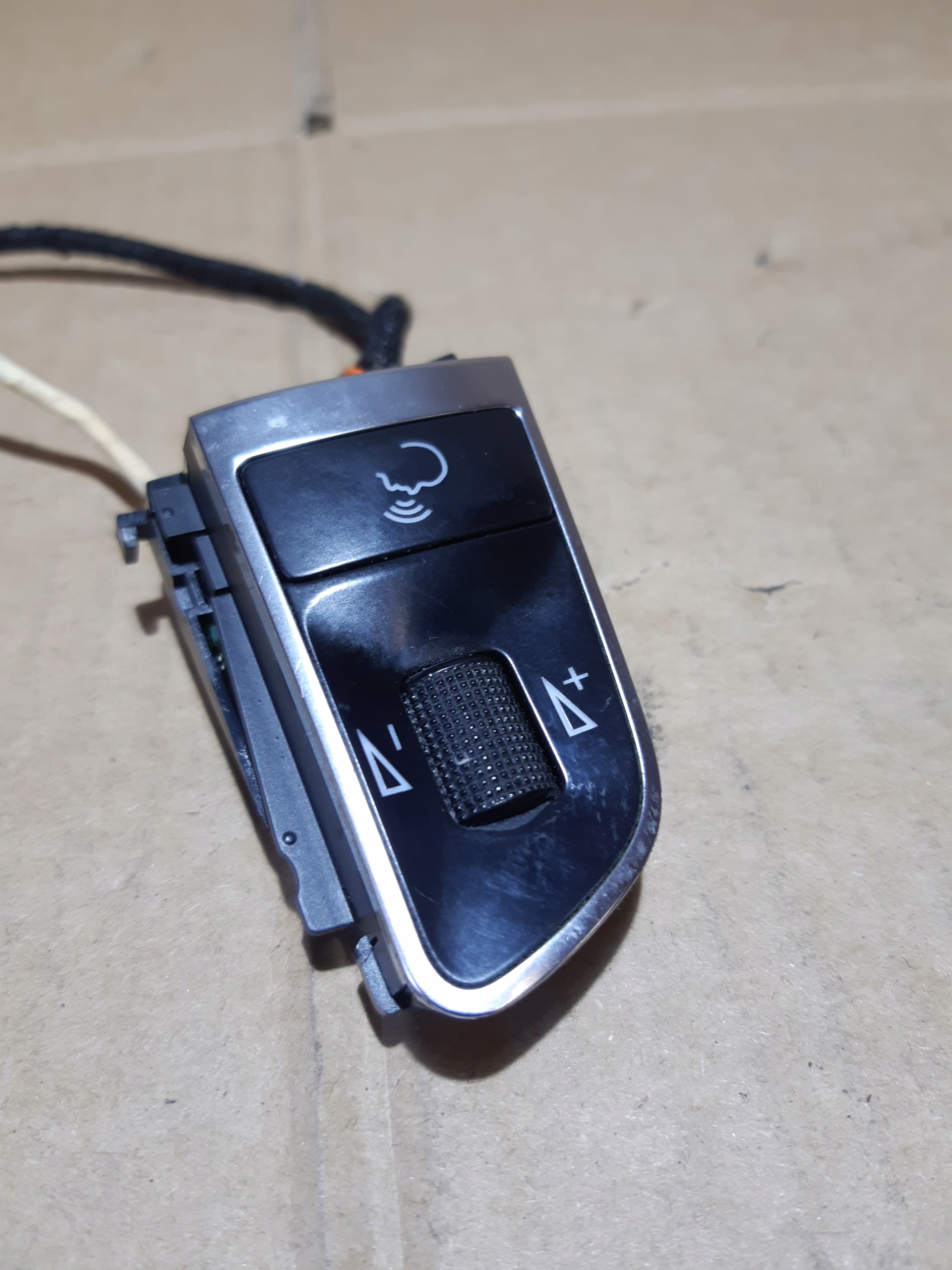 AUDI A5 8T Schalter PRZYCISKI MULTIFUNKCJI CHROM Schaltwippen 4E0951527AH