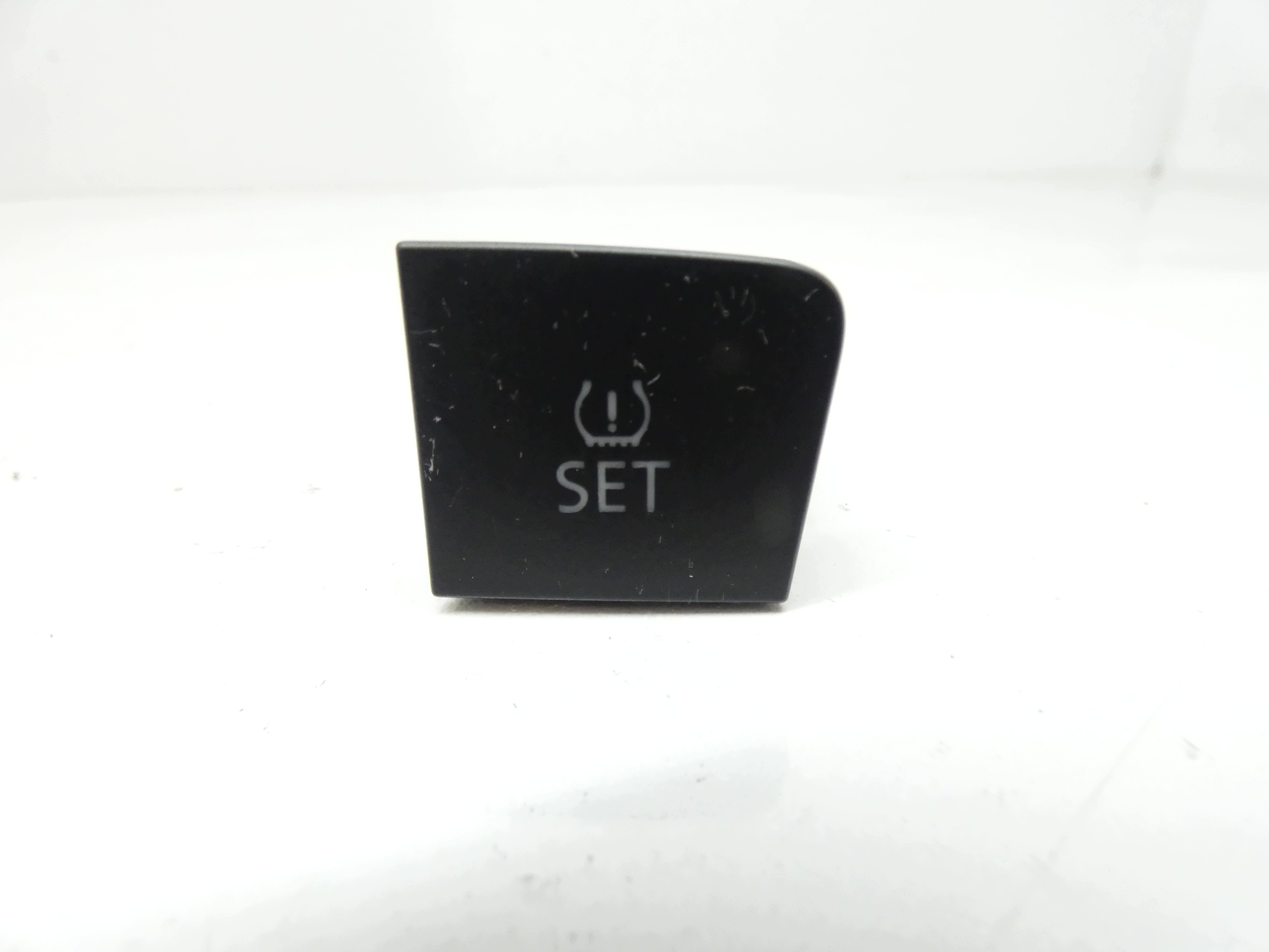 switch button running board VW PASSAT B6 05-10 3C0927121D