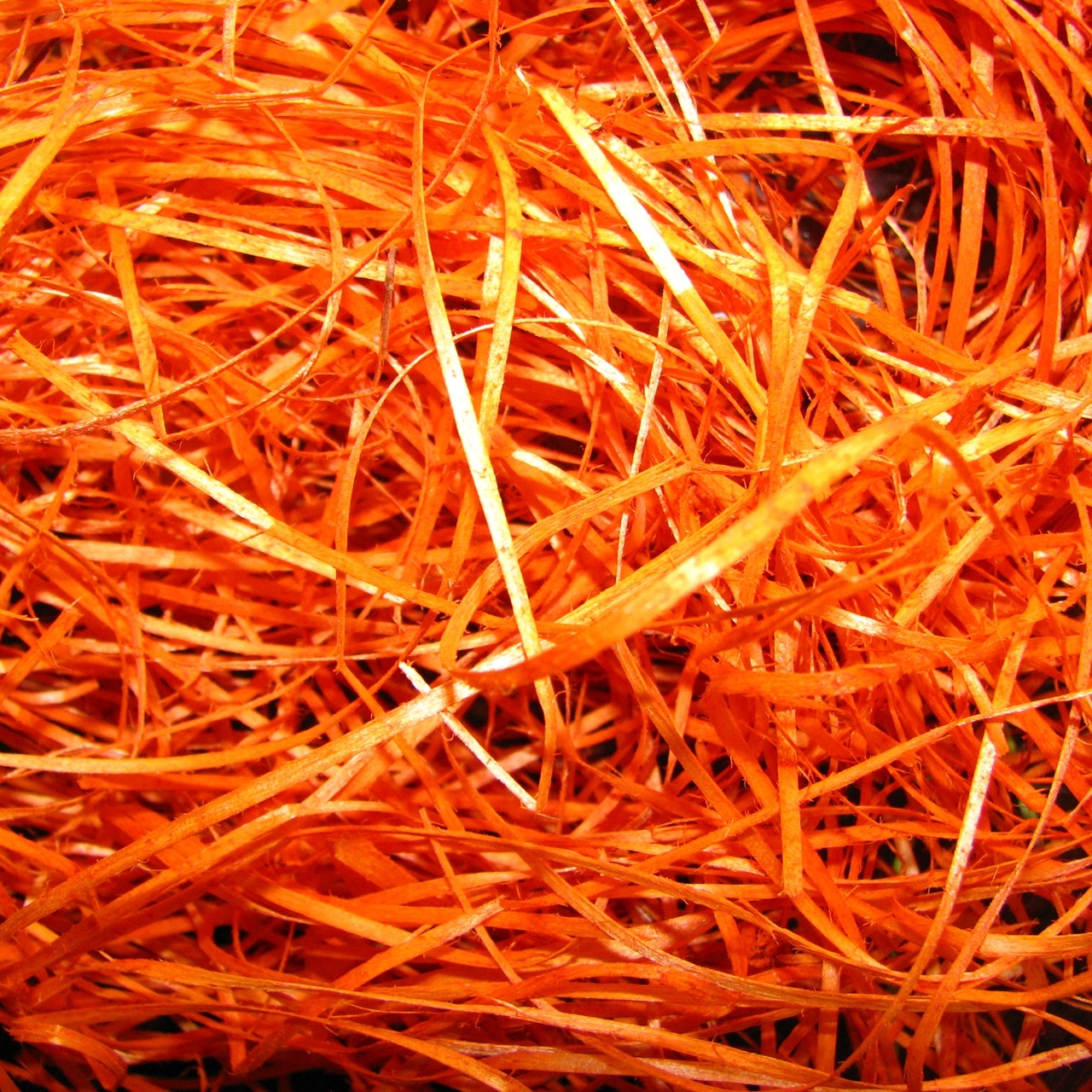 WYPEŁNIACZ wełna drzewna 20 kg pomarańczowa, sucha