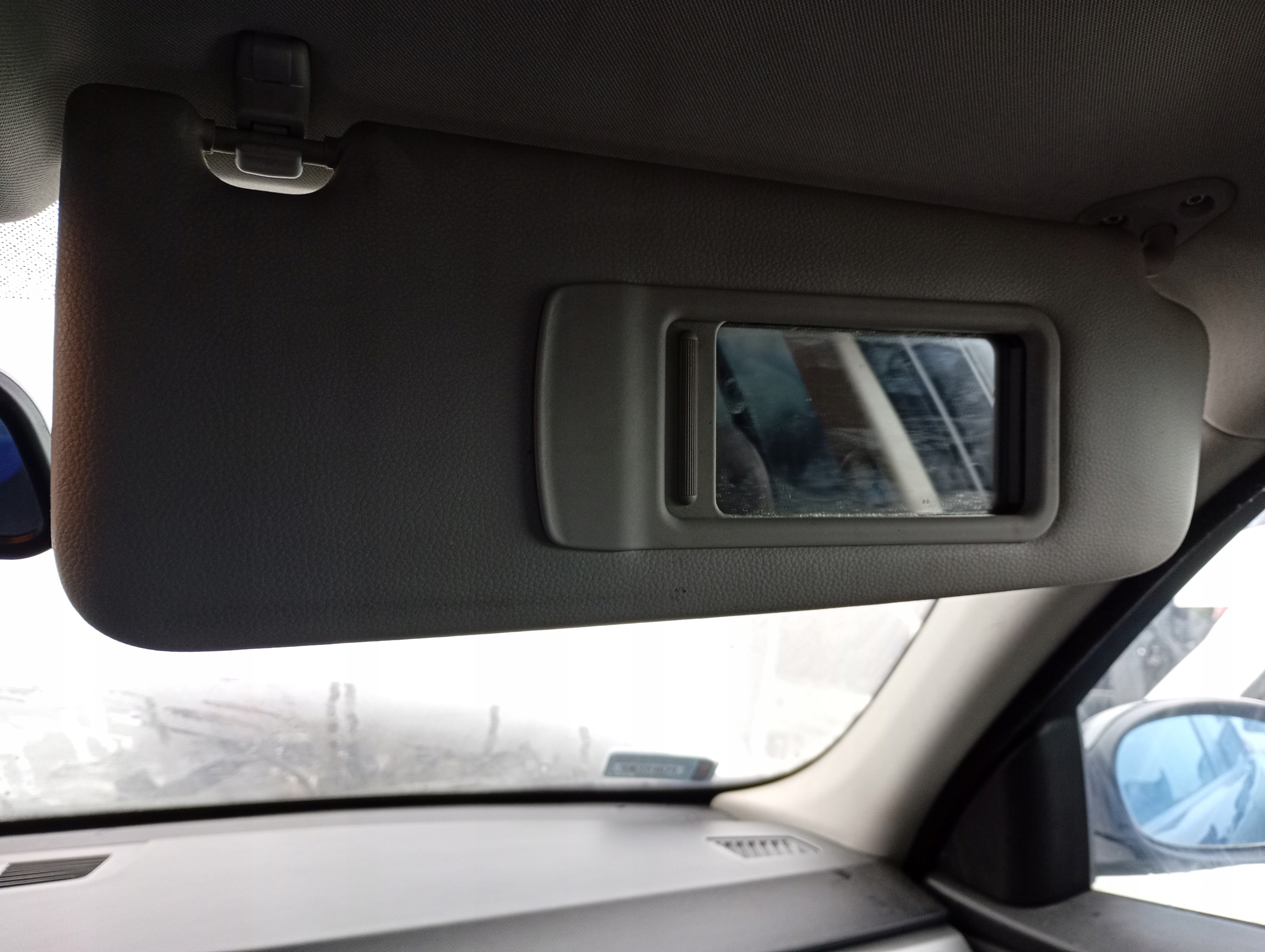 BMW E91 320d 07-10 OSŁONA PRZECIWSŁONECZNA PRAWA PASAŻERA słoneczko
