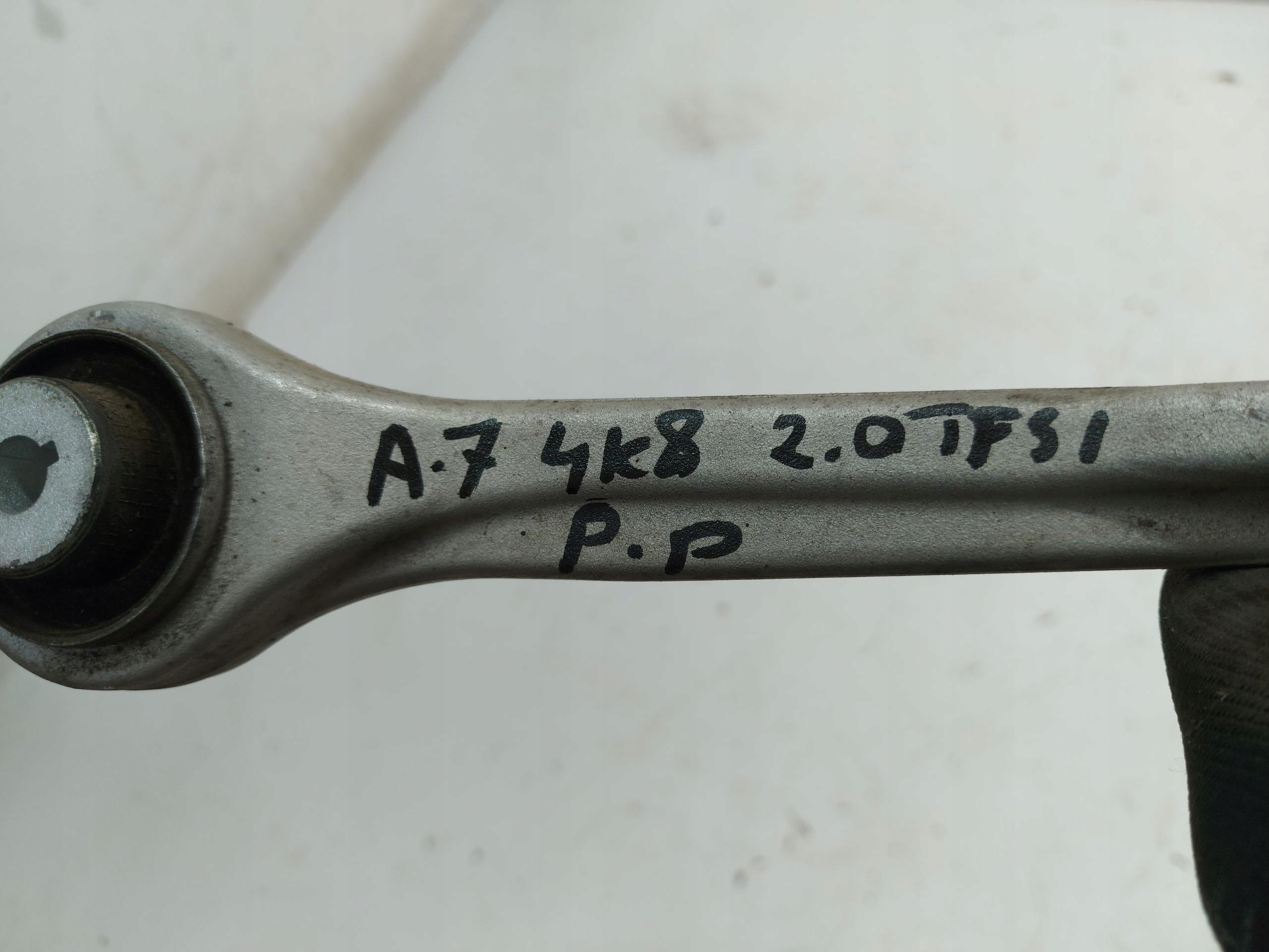 Audi A7 4K8 LIFT 45 TFSI arm front right upper 4M0407506C