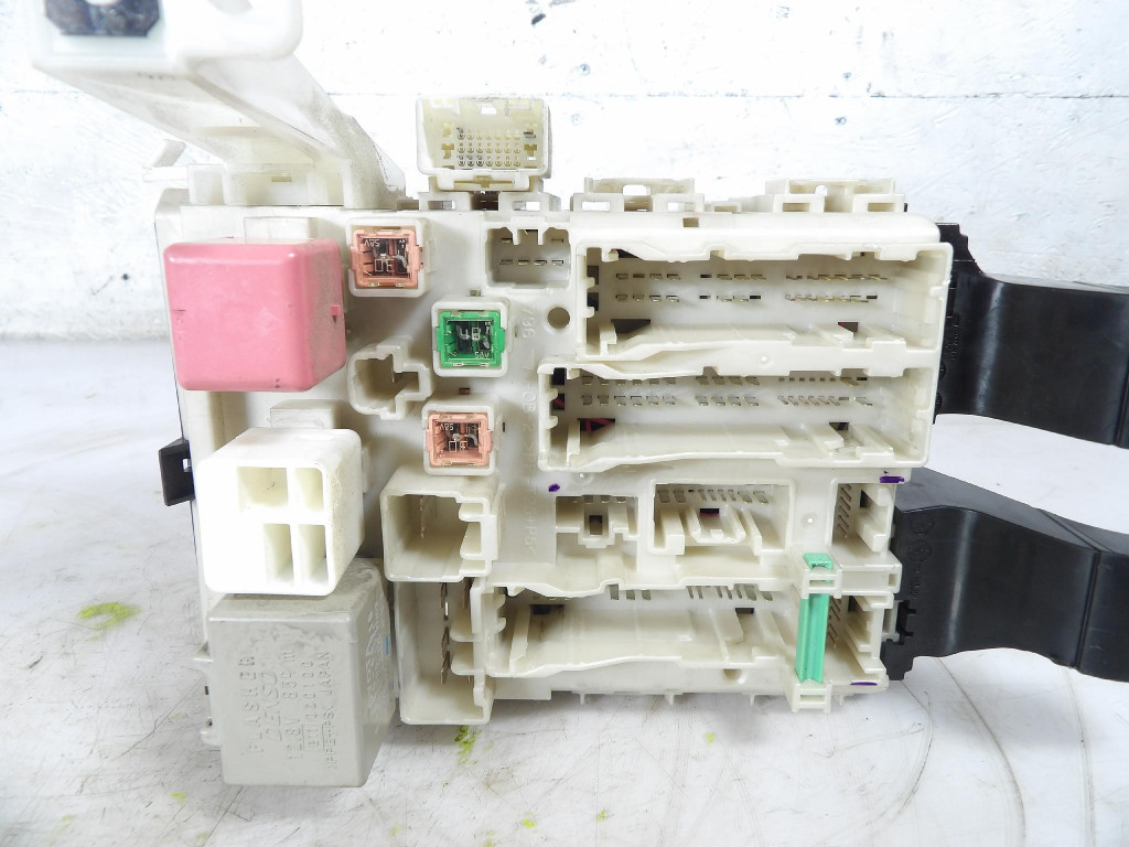 TOYOTA COROLLA E14 E15 Module fusibles 82730-12400