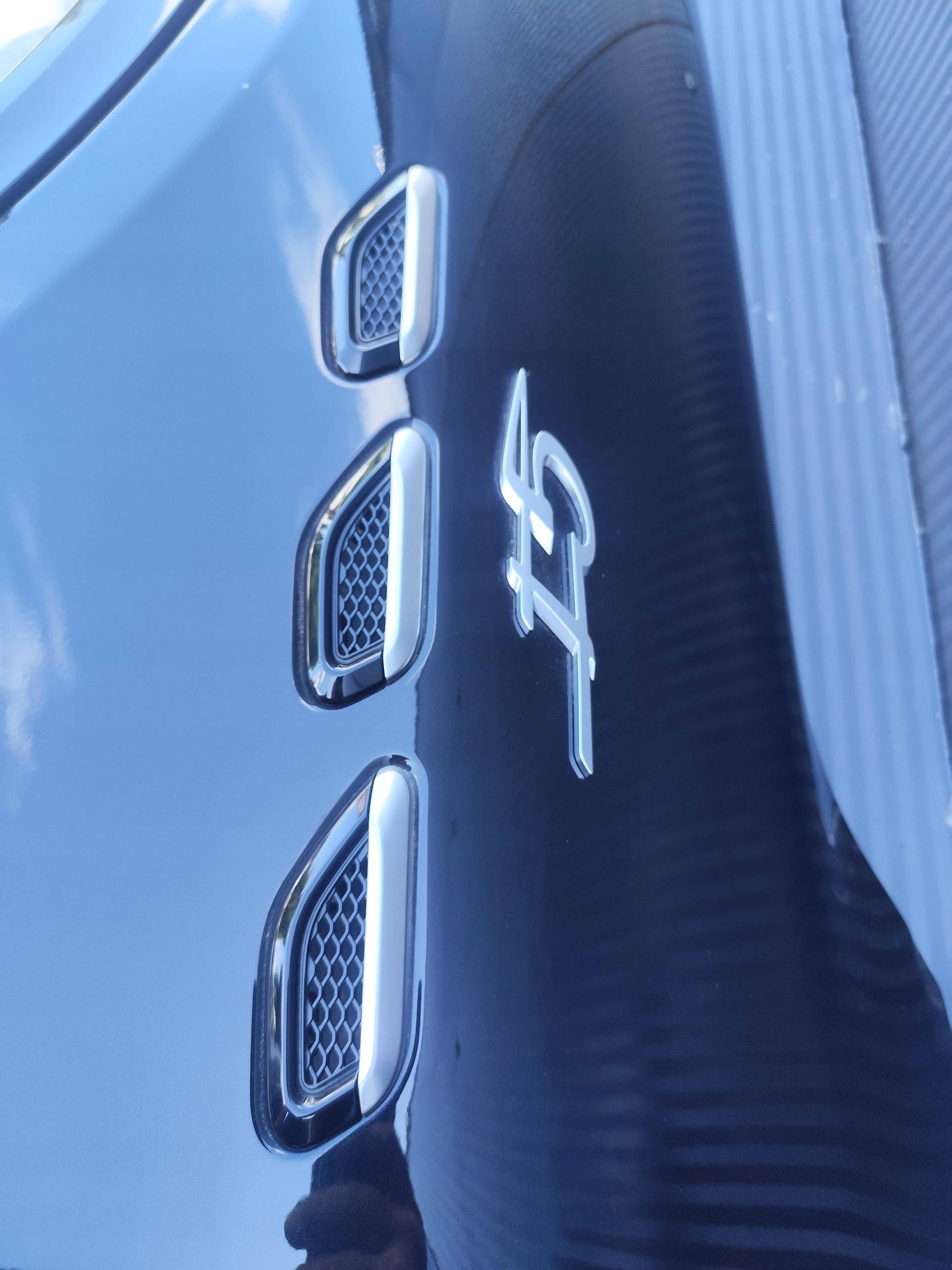 MASERATI GRECALE fender front left moulding complete DEMONTAZ