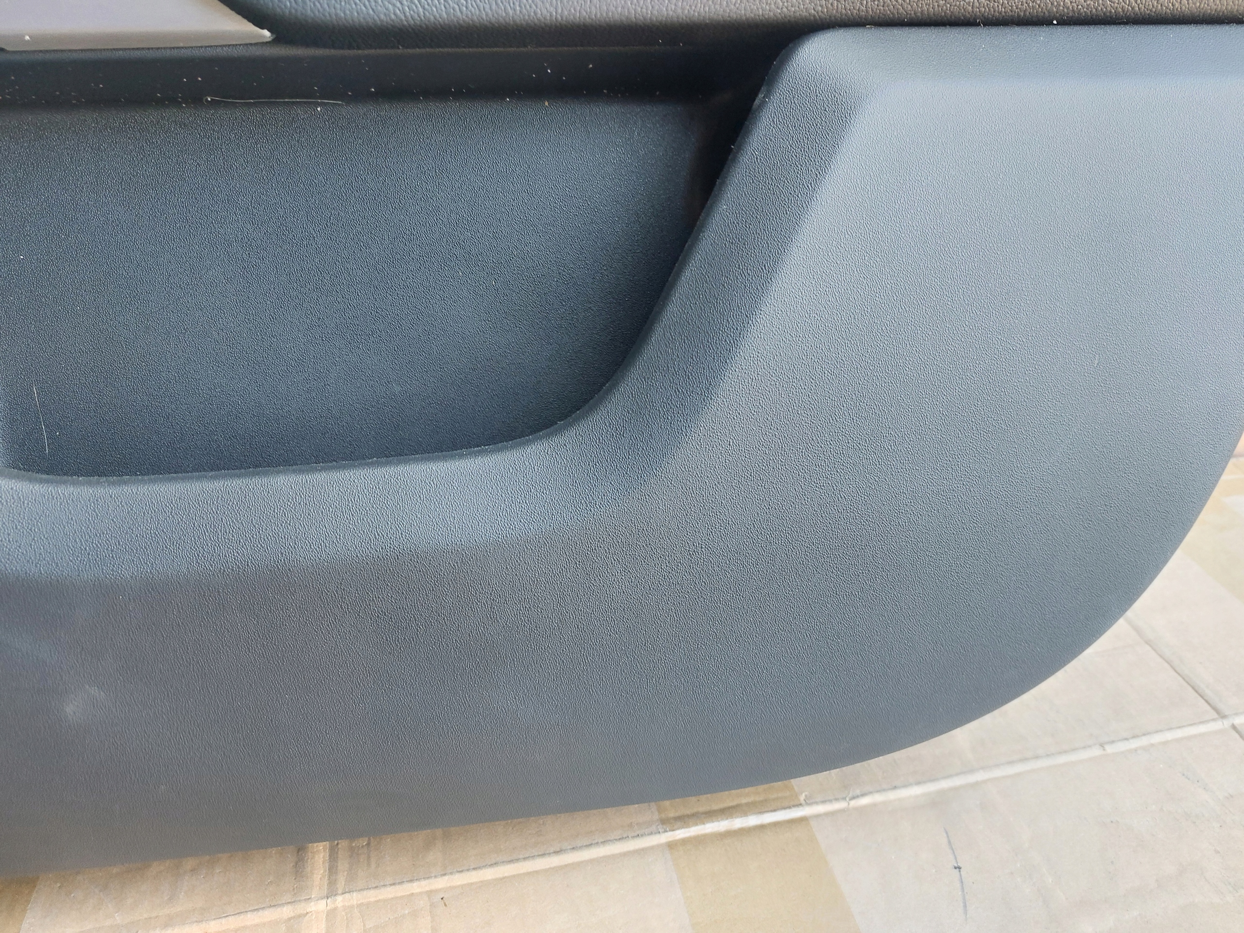 RANGE ROVER VELAR L560 19r side door front right