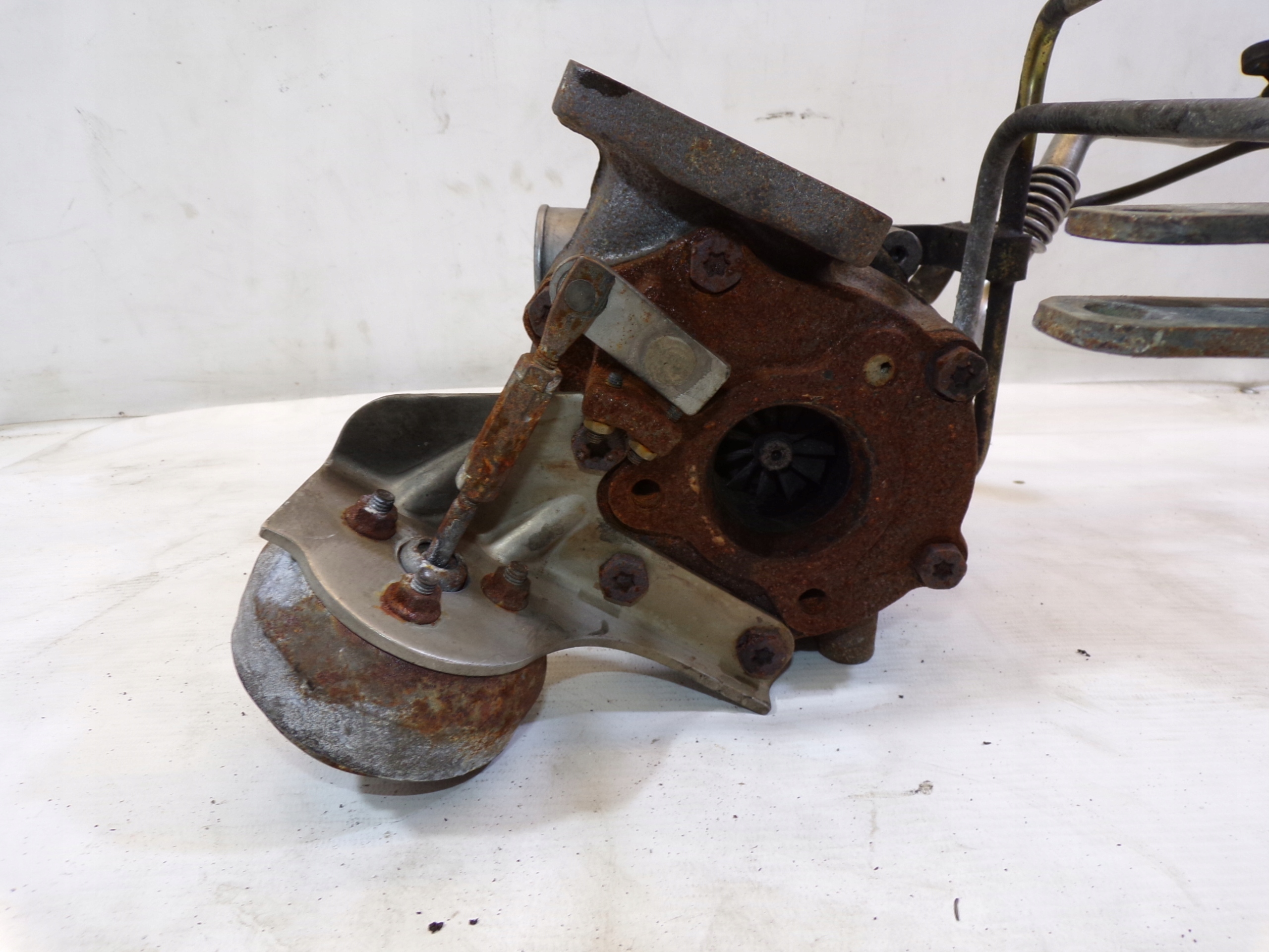 TURBINA turbo MAZDA 6 GG 2.0CITD V32040 engine RF5C (2)