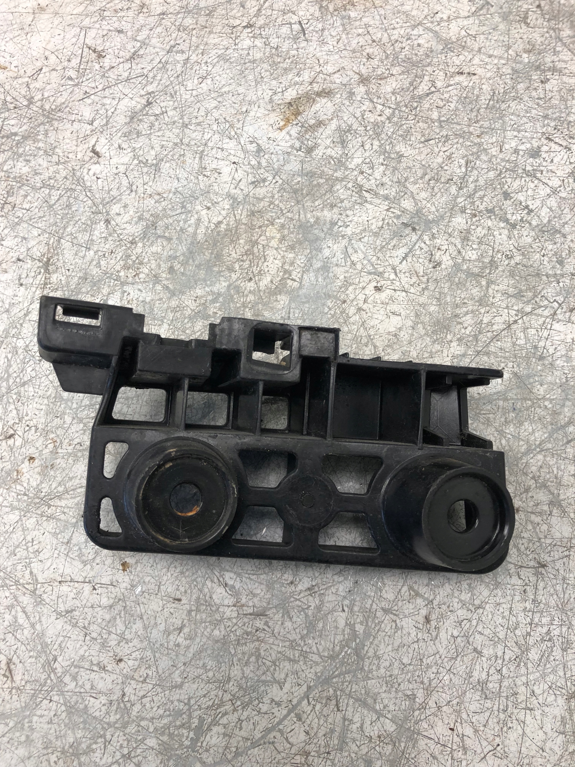 bumper bracket left rear part GOLF VI CABRIO 5K7807393A