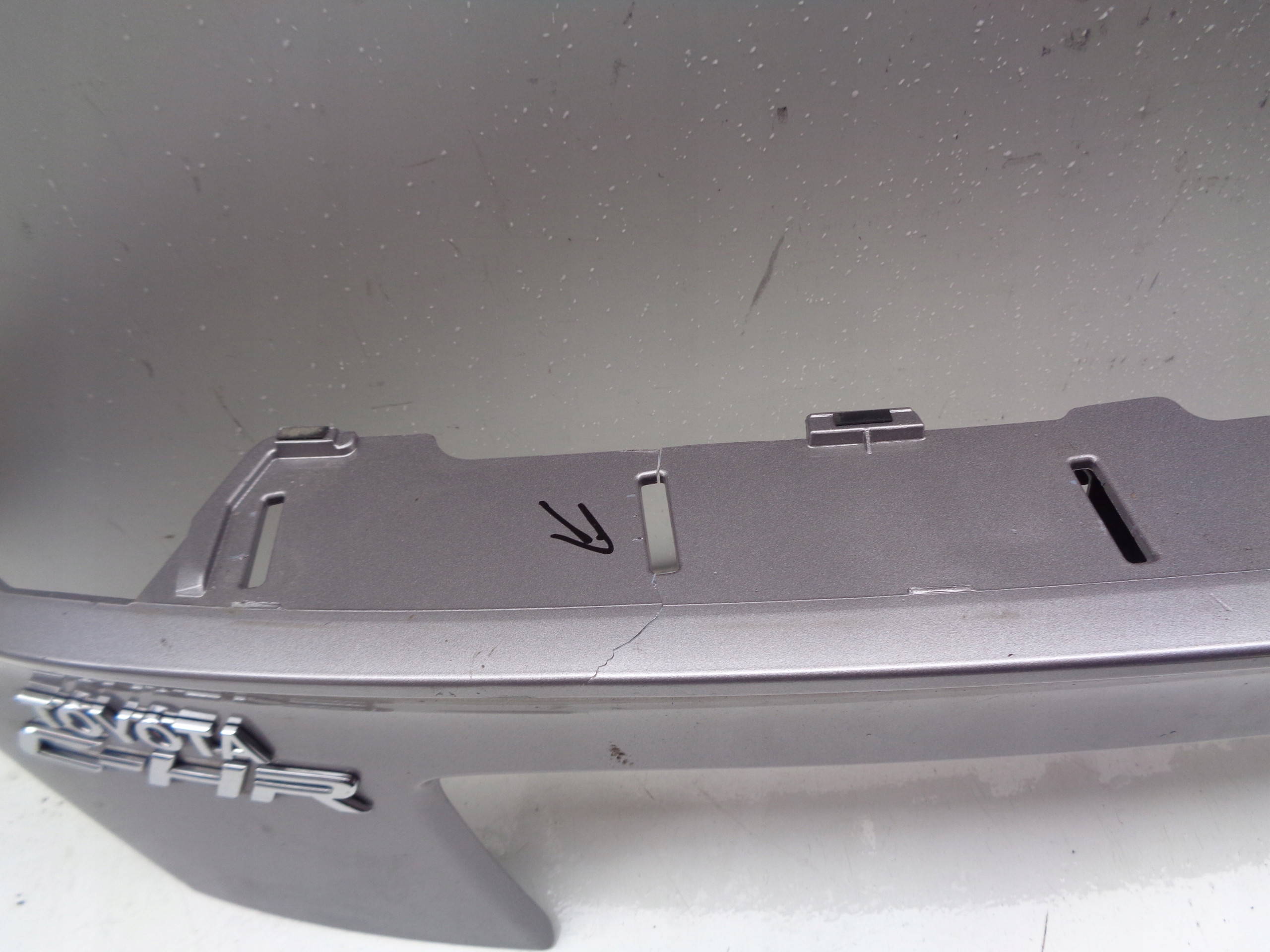 COUVERTURE DU CAPOT TOYOTA CHR 16