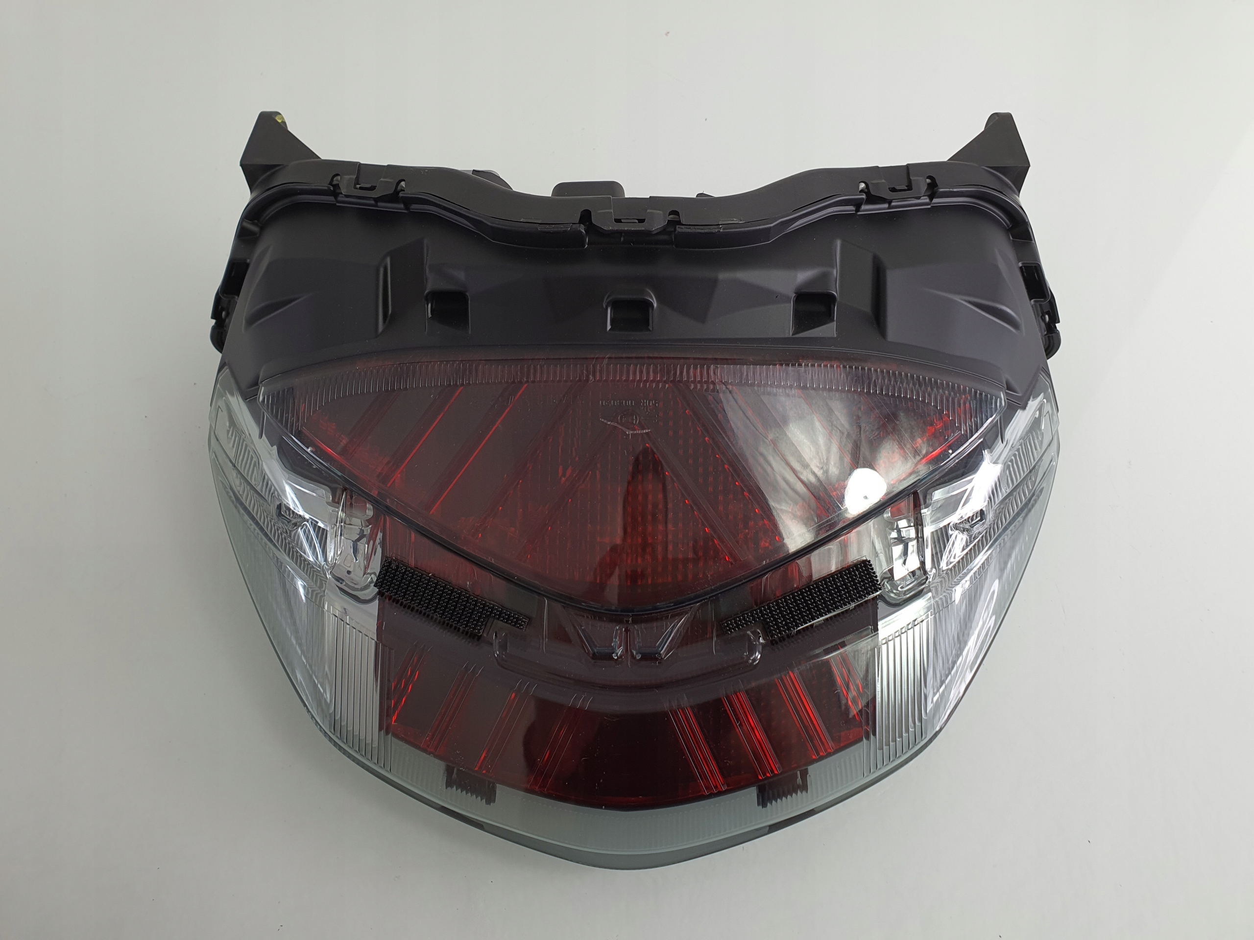 W5245 - F830 HONDA SH 125 150 задній ліхтар задній 20-21