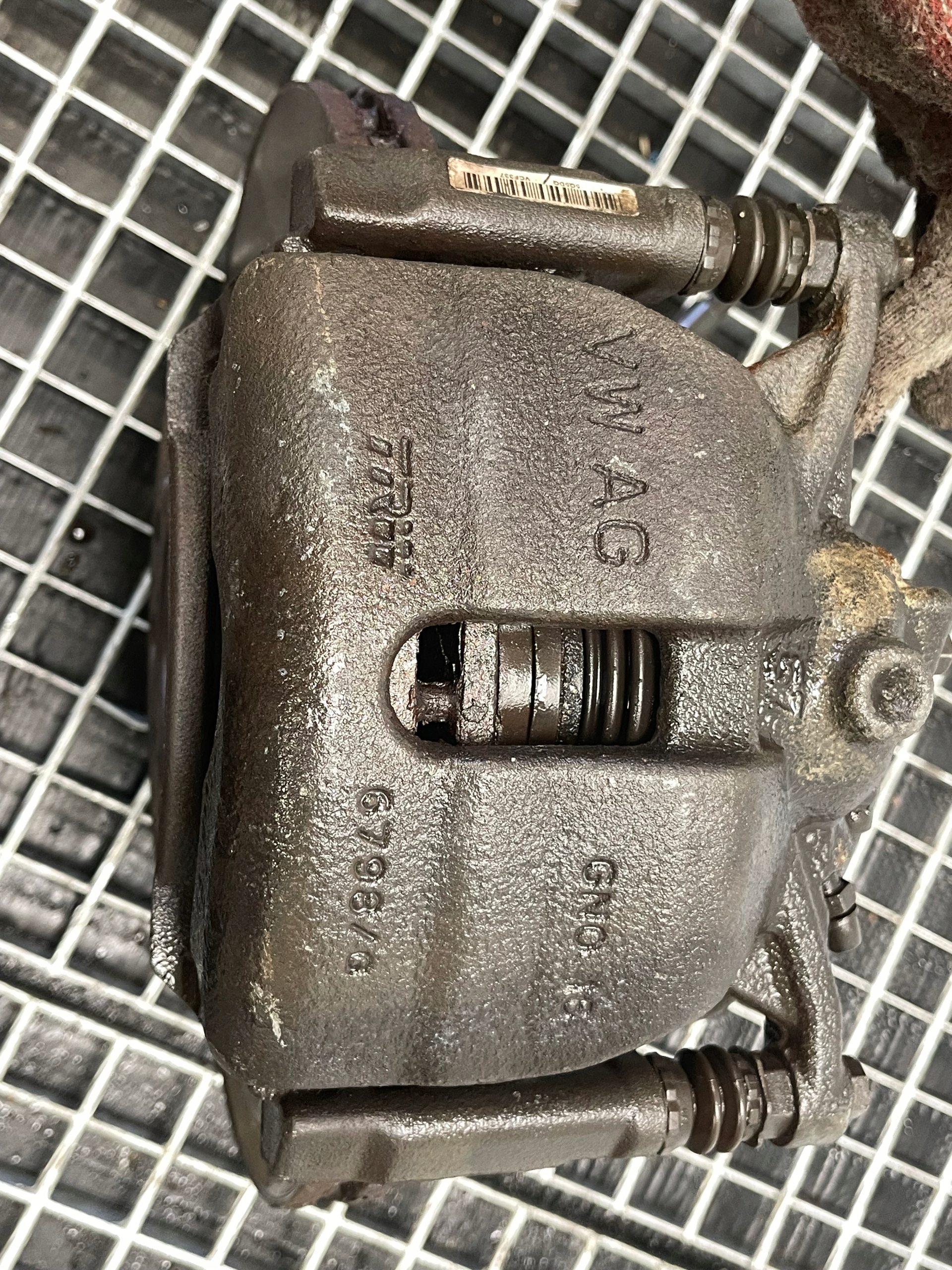 caliper left front + disc 310MM VOLKSWAGEN TOURAN III 5TA 1.6 TDI