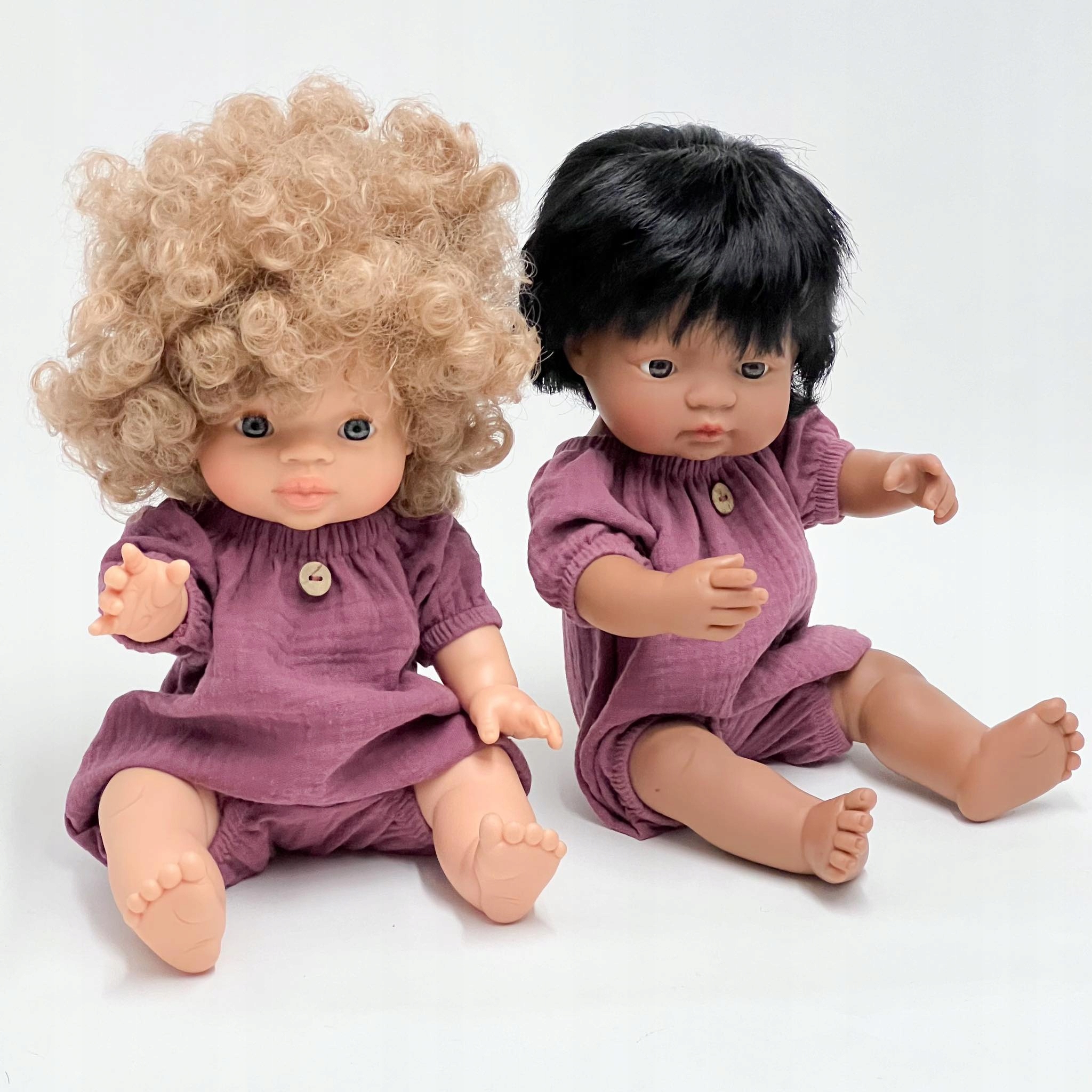 Ubranka dla lalek Miniland 38 Paola Reina 34 Minikane, kombinezon jagodowy Wiek dziecka 3 lata +