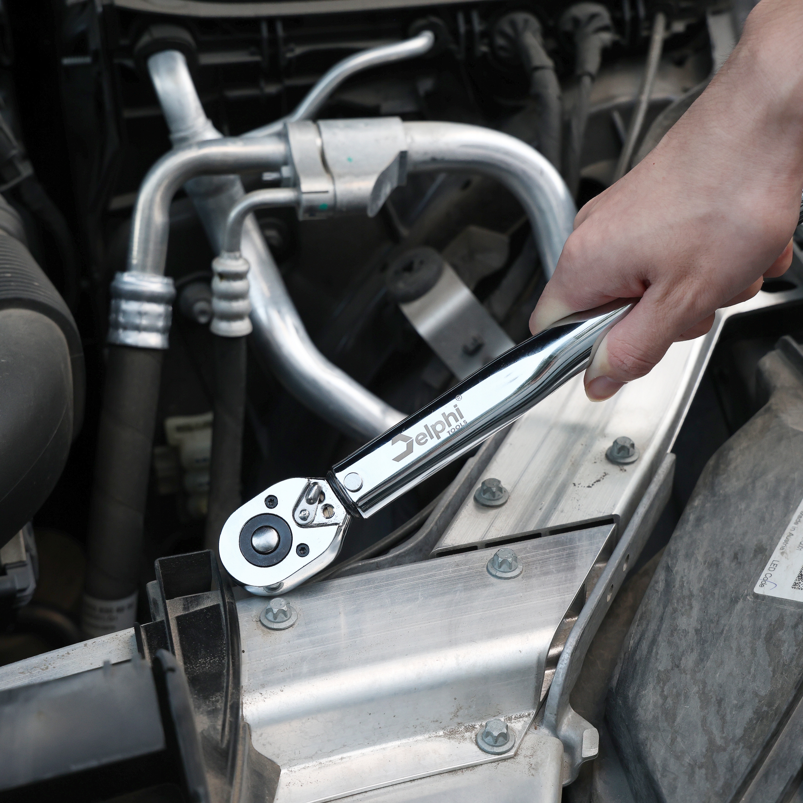 KLUCZ DYNAMOMETRYCZNY Delphi 7-112Nm 3/8" z BLOKADĄ STAL CrMO +- 4% Kod producenta Klucz Dynamometryczny Dwukierunkowy z Etui