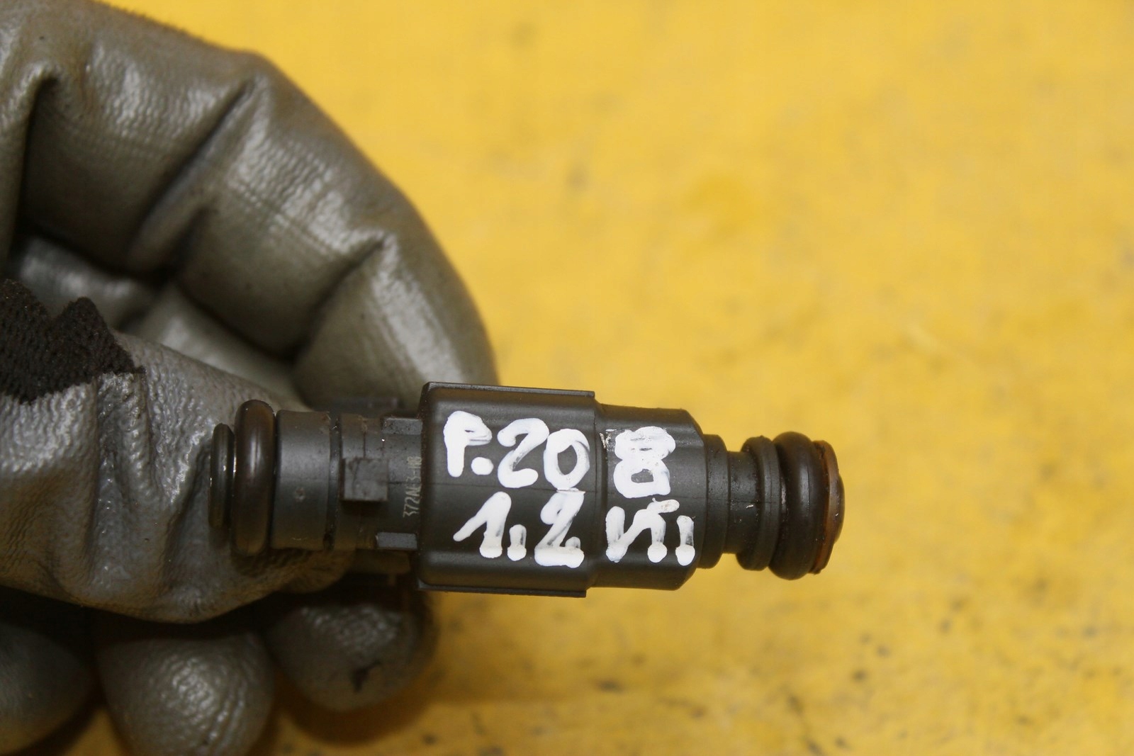 форсунка 9676017480 peugeot 208 1.2