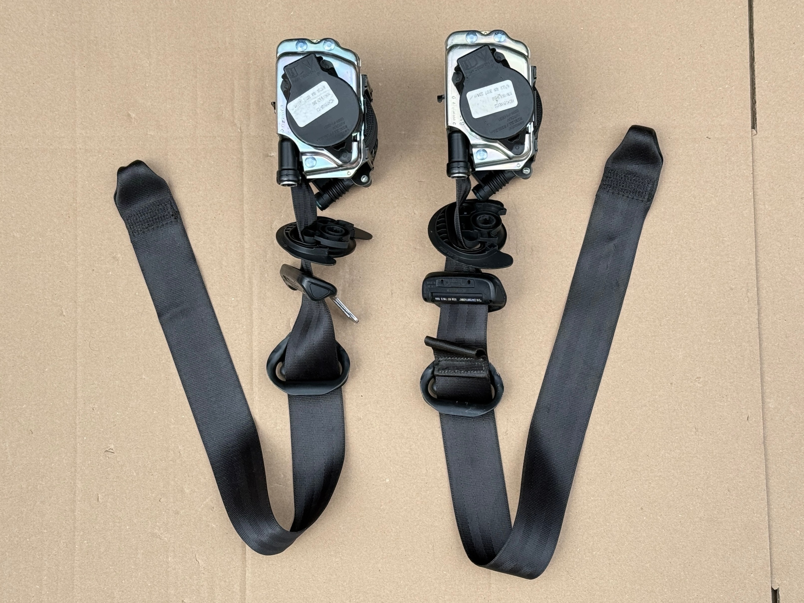VW GOLF 7 2012-2020 USA tension belts safety front left+right original