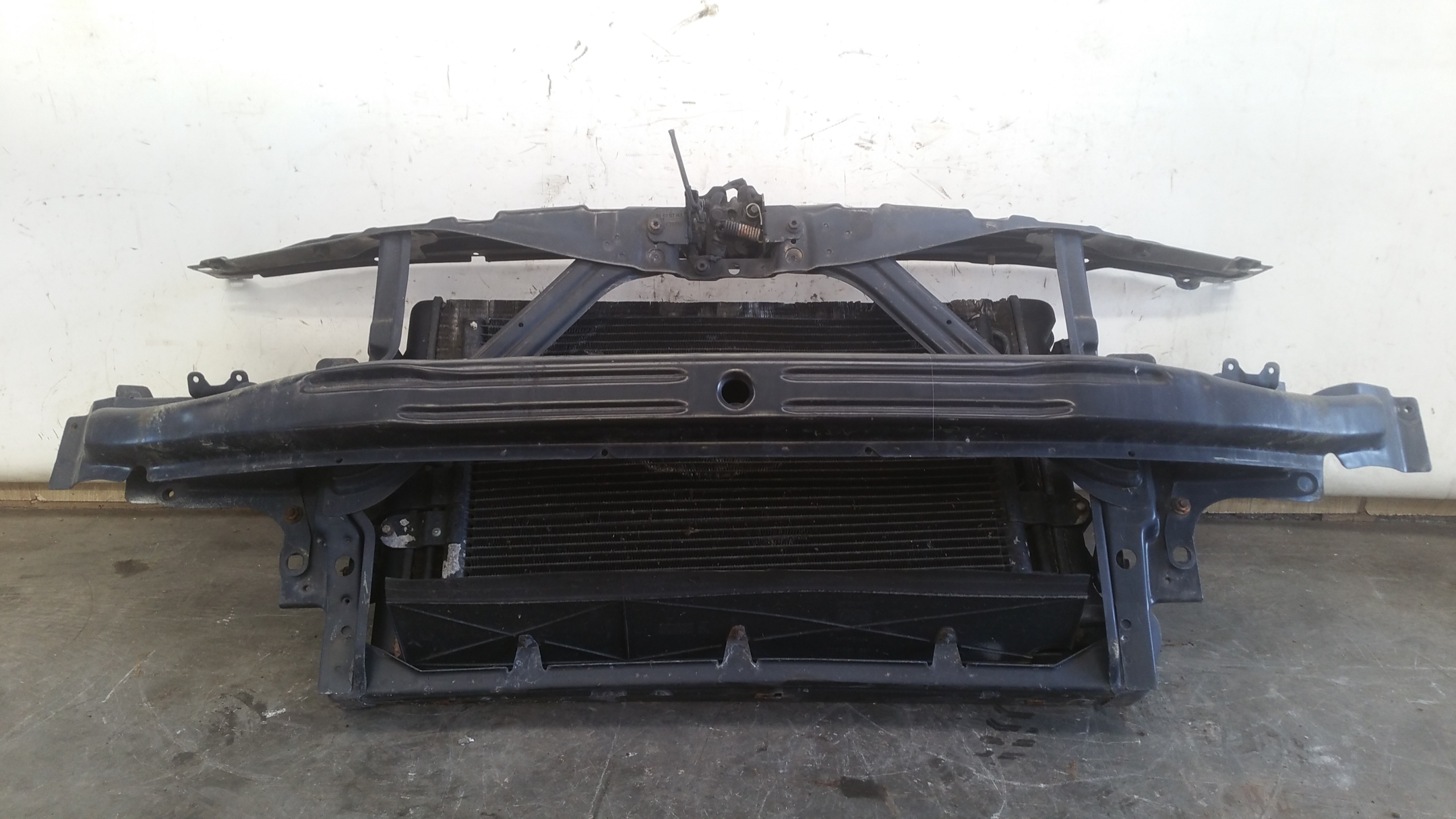 support panel for radiators pillar iron 1,6 16V z klimatyzacja Seat Leon and