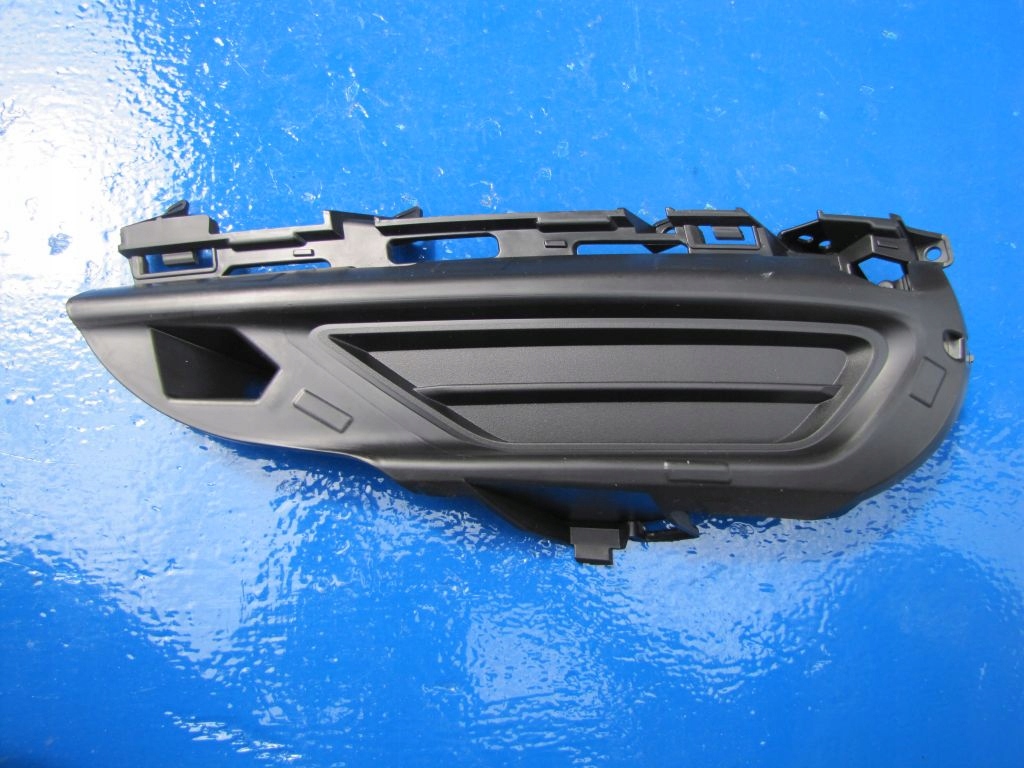 VOLVO XC60 II grid spoiler of a bumper front right