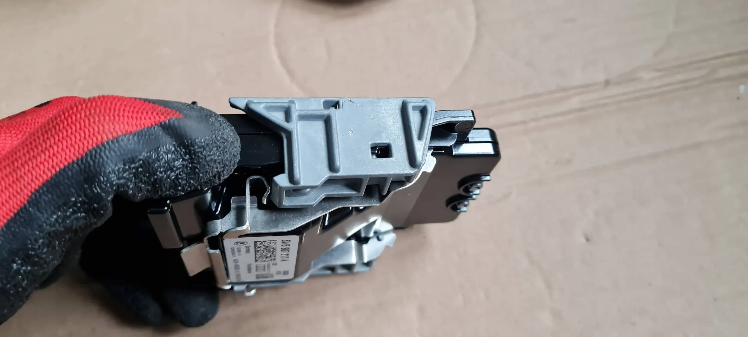 A5 8W KAMERA windows CZOLOWEJ 8W6907217A A4 B9 8W