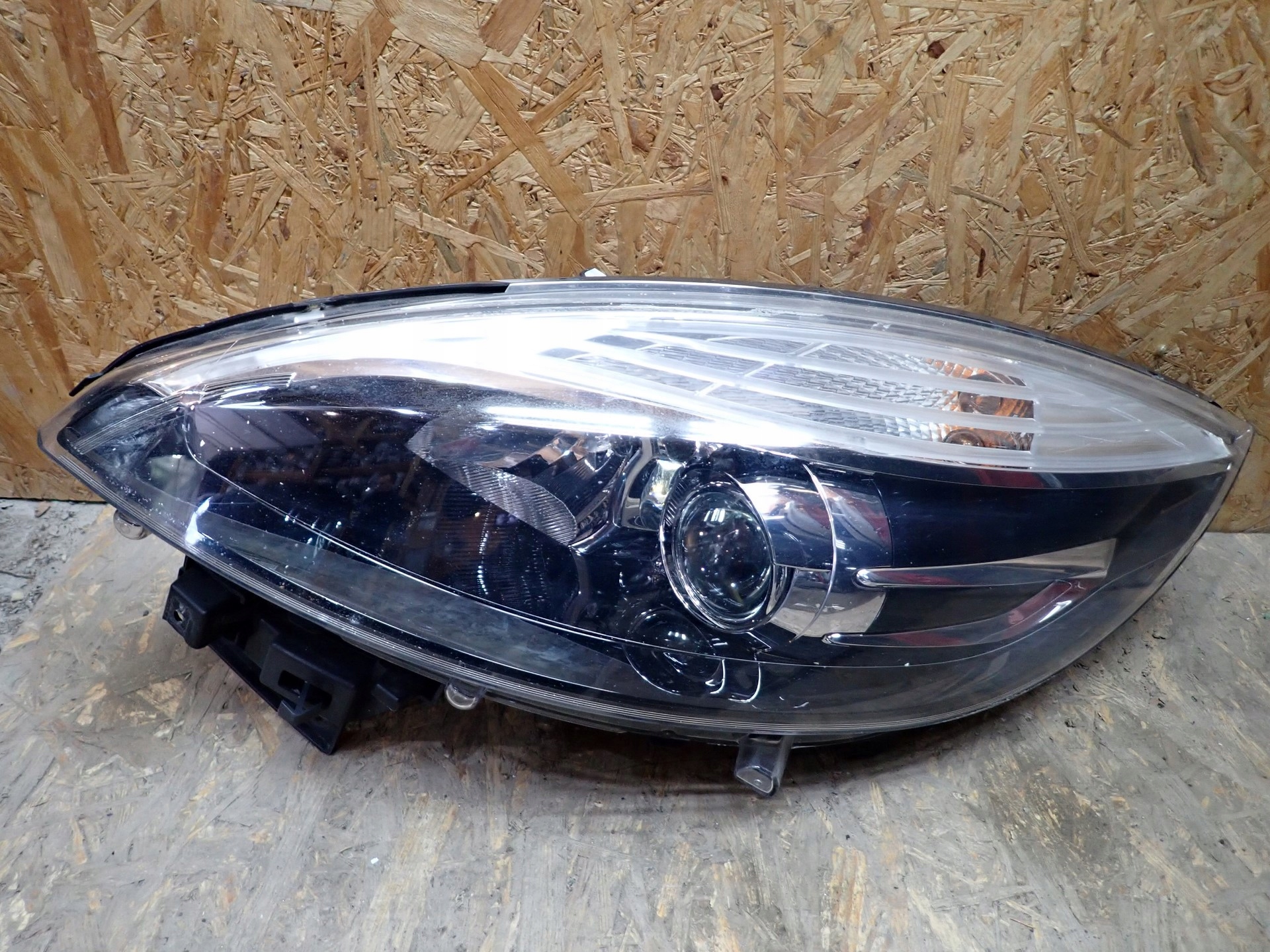 light left REFLEKTOR left RENAULT SCENIC 3 III LIFT 2012-2016R 260601946R