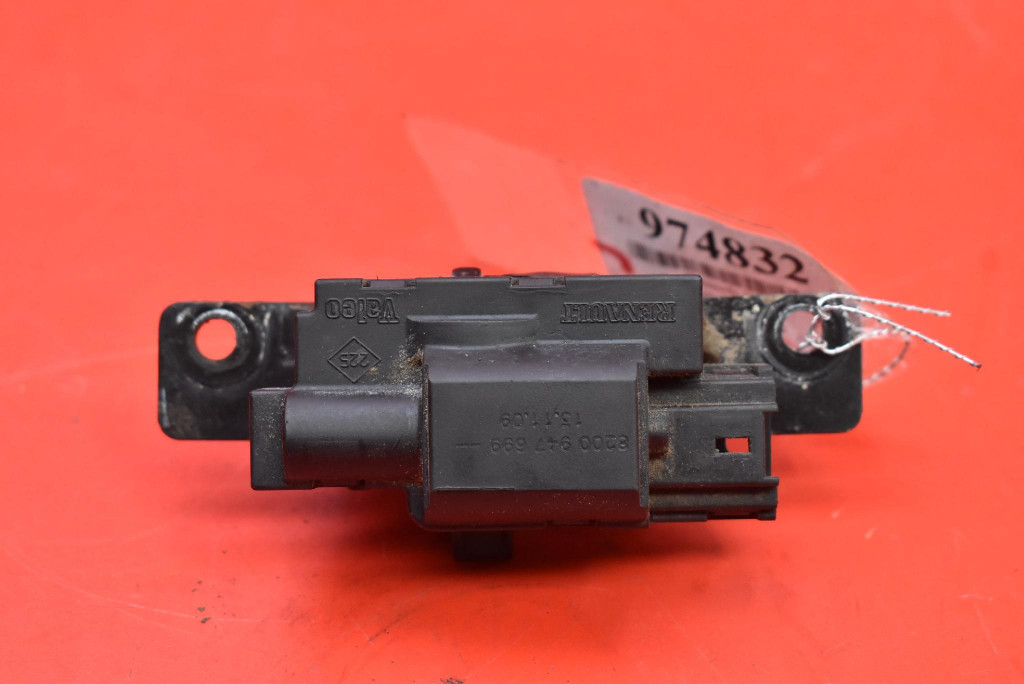 lock bonnet rear part boot 8200947699 RENAULT CLIO 3 III 3D HB 09-12