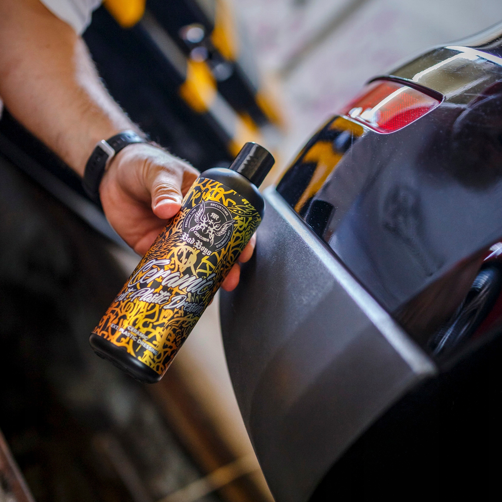 RR Customs BadBoys Ceramic Ext Plastic Dressing 150ml Czernidło do plastiku Pojemność opakowania 150 ml