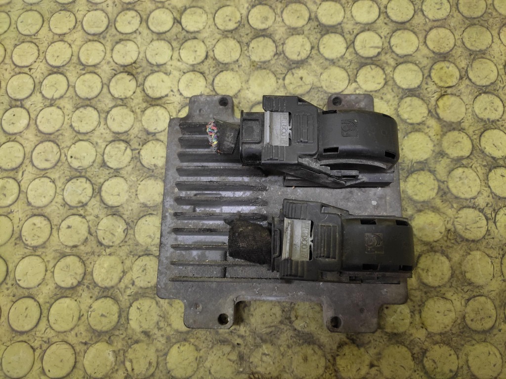 OPEL CORSA D unité de commande électronique uce moteur 55597933