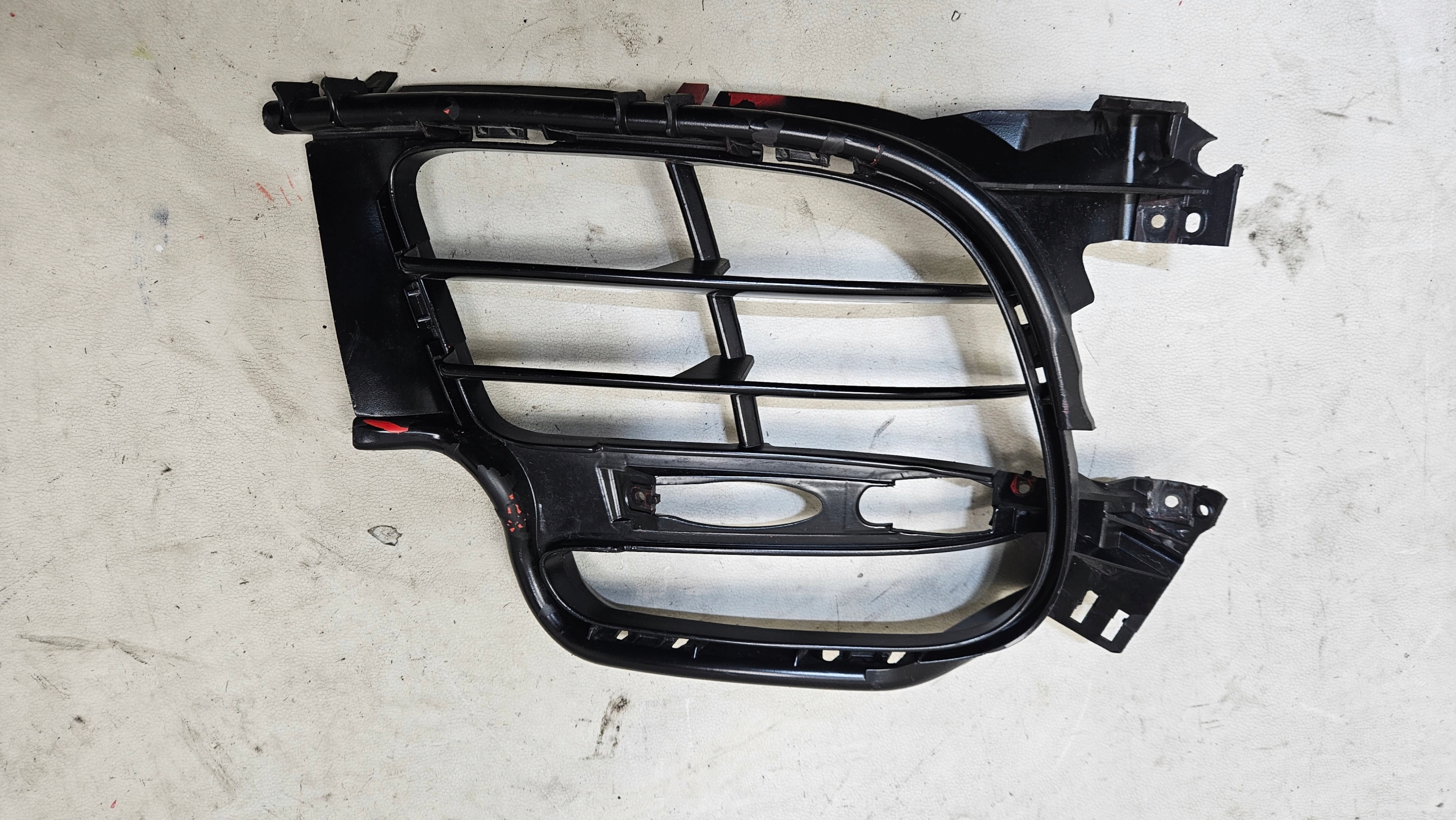 99750556401 - РЕШЕТКА ПРАВОГО БАМПЕРА PORSCHE 911 997 TURBO