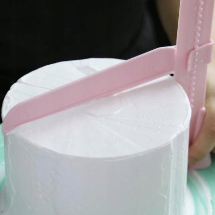 Regulowany Skrobak Kątowy Packa do Kremu Mas Tortu Materiał dominujący tworzywo sztuczne