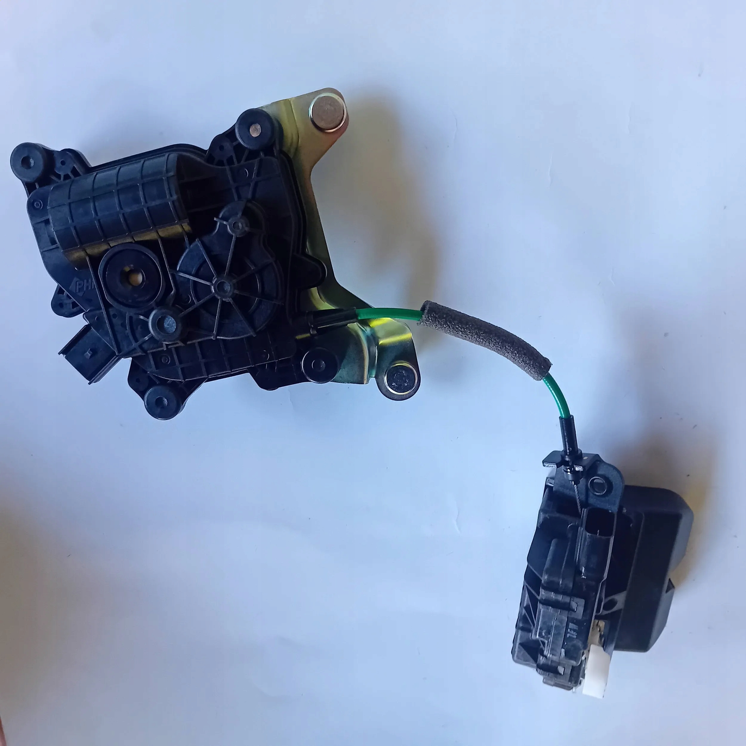 KIA SPORTAGE IV 15- ZAMEK TYLNEJ KLAPY BAGAŻNIKA