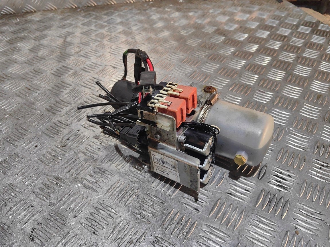 BMW E88 CABRIO POMPA SIŁOWNIK DACHU 7171303