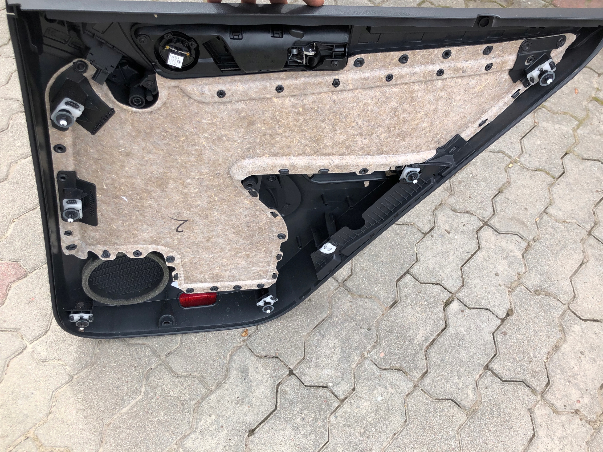 TIGUAN LIFT upholstery side left rear part 0045