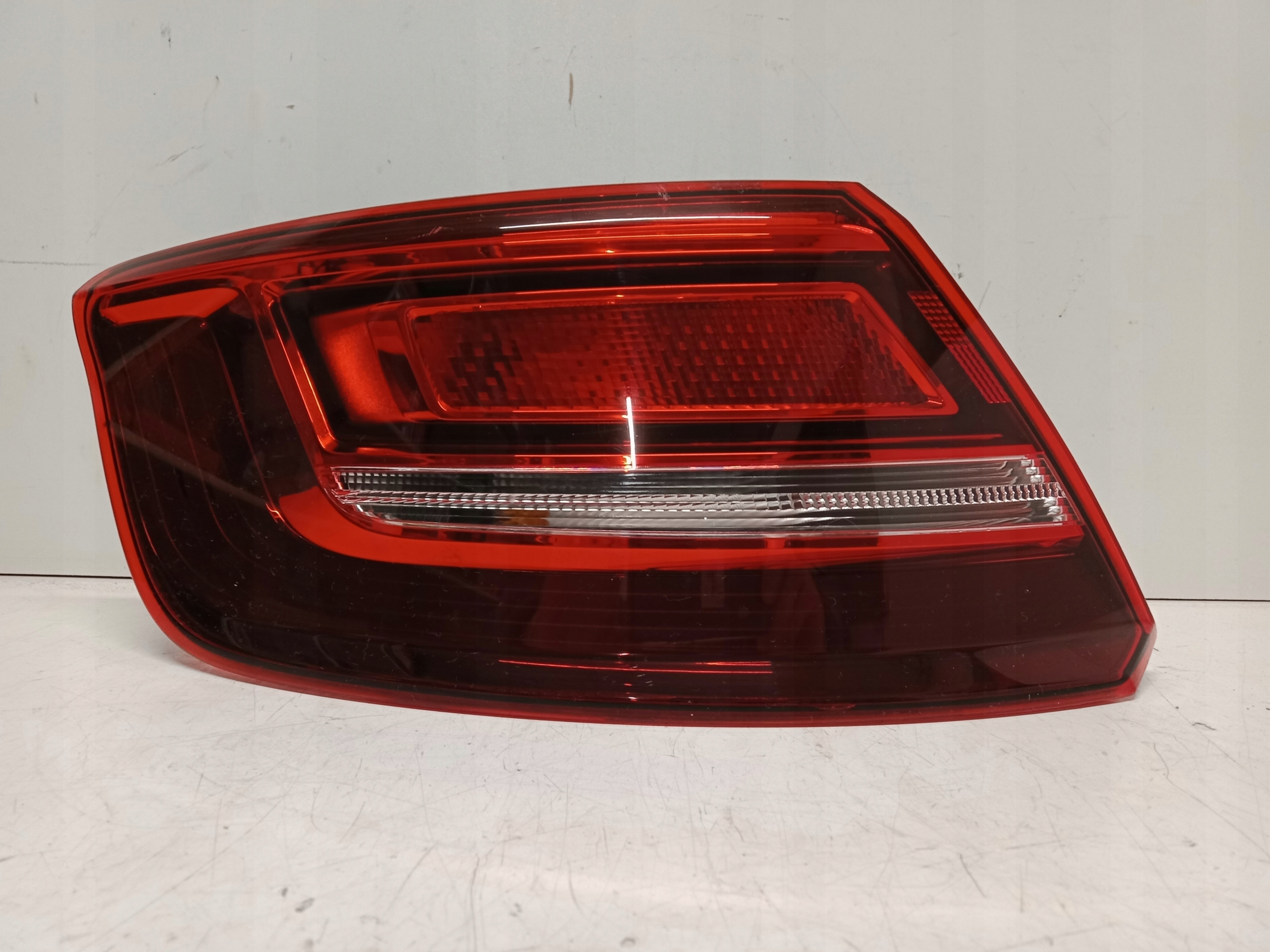 AUDI A3 8V LIFT 16- LAMPA LEWA TYŁ 8V4945069 CAŁA
