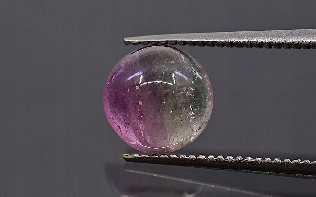 Turmalín kulatý kabošon fi 7,5 mm