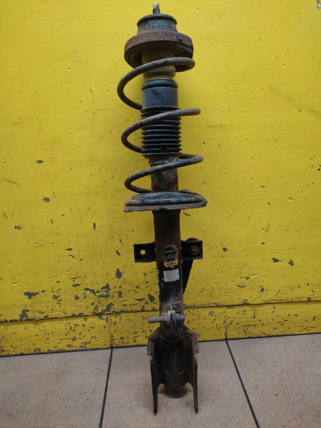 ALFA ROMEO 147 1.6 McPherson right rear part