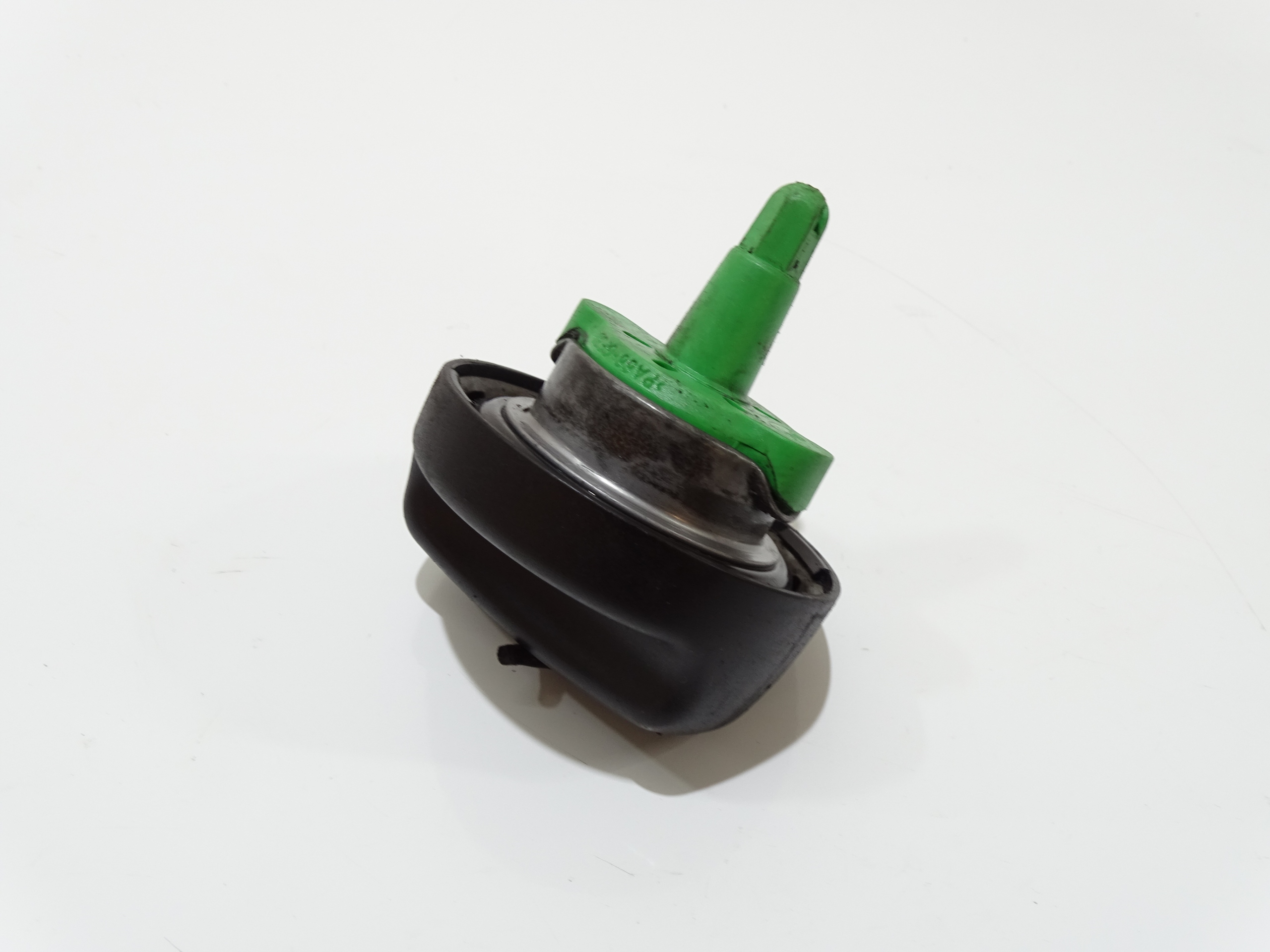 čep rezervoara goriva BMW E60 E61 E83 E84 (4642411)