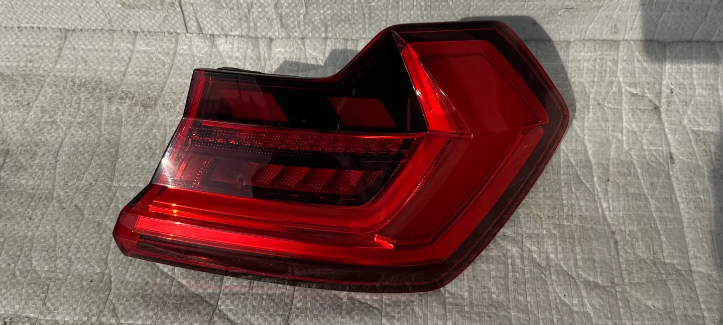 AUDI A1 82A FULL LED LAMPA TYLNA LEWA 19-