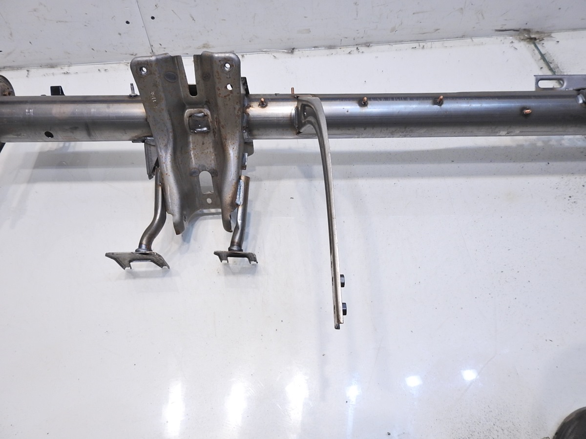 Балка диффузор консоли opel ASTRA III H