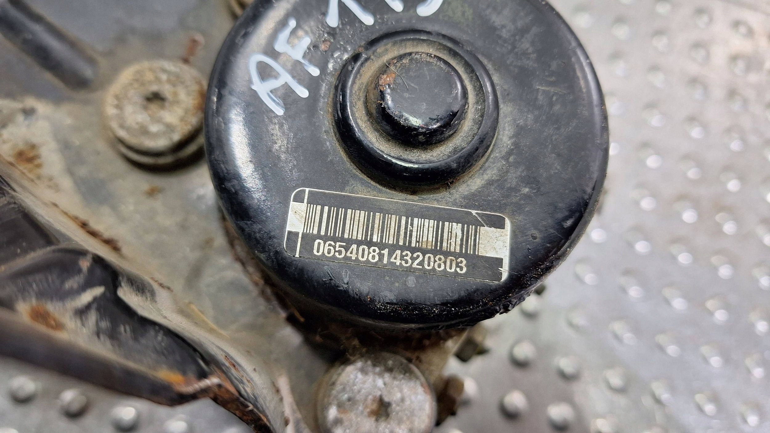 pump control unit ABS YS61-2M110-AA YS61-2C013-AA FORD COURIER FIESTA MK4