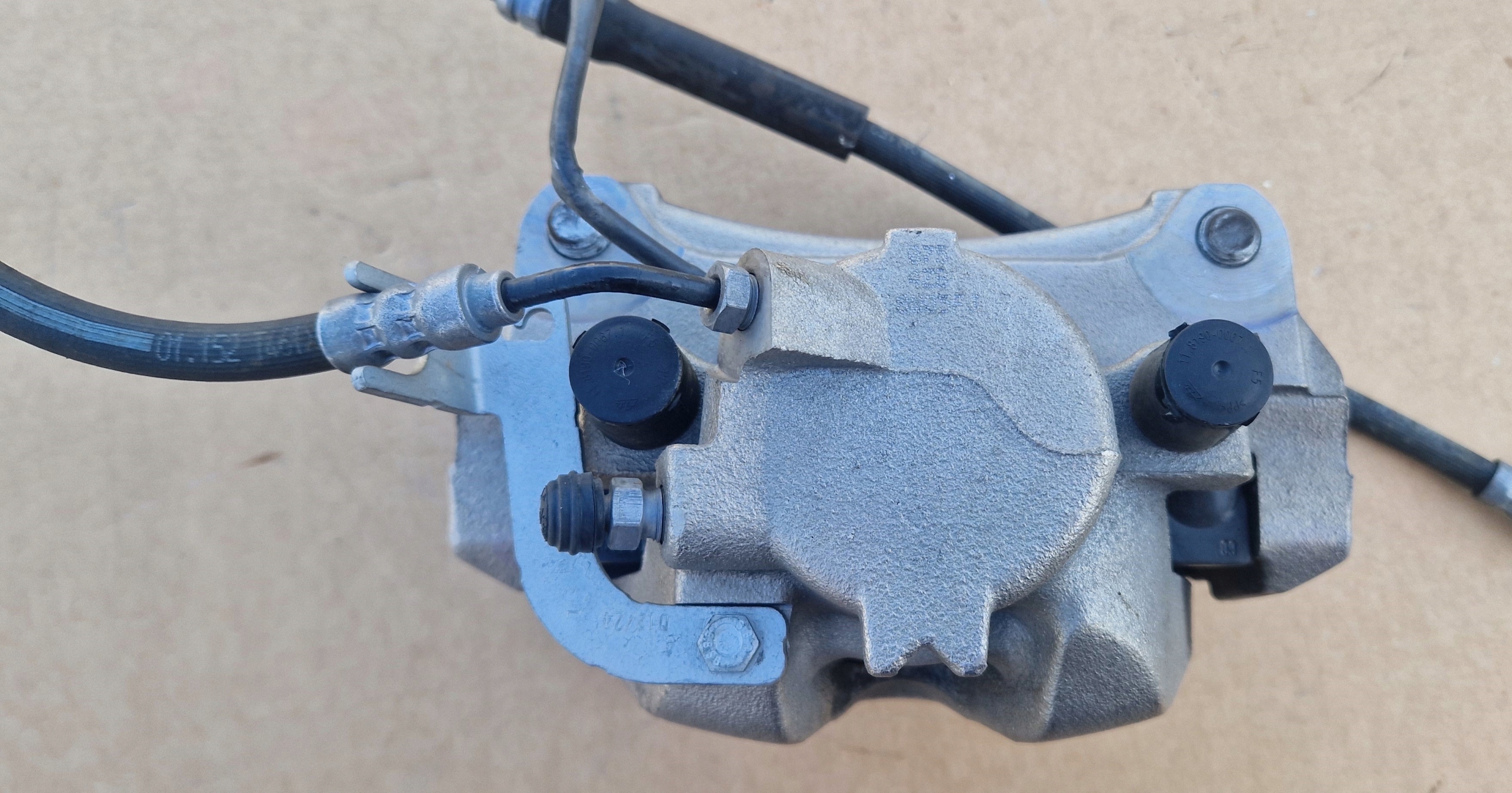 caliper brake front AUDI A4 B9 AUDI A5 8W05FJ left as new