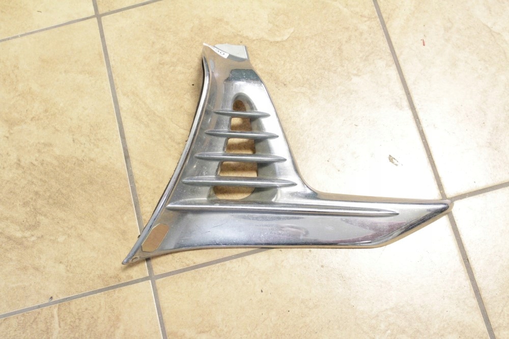 1 - Honda Goldwing GL 1800 трикутник 3230 правий