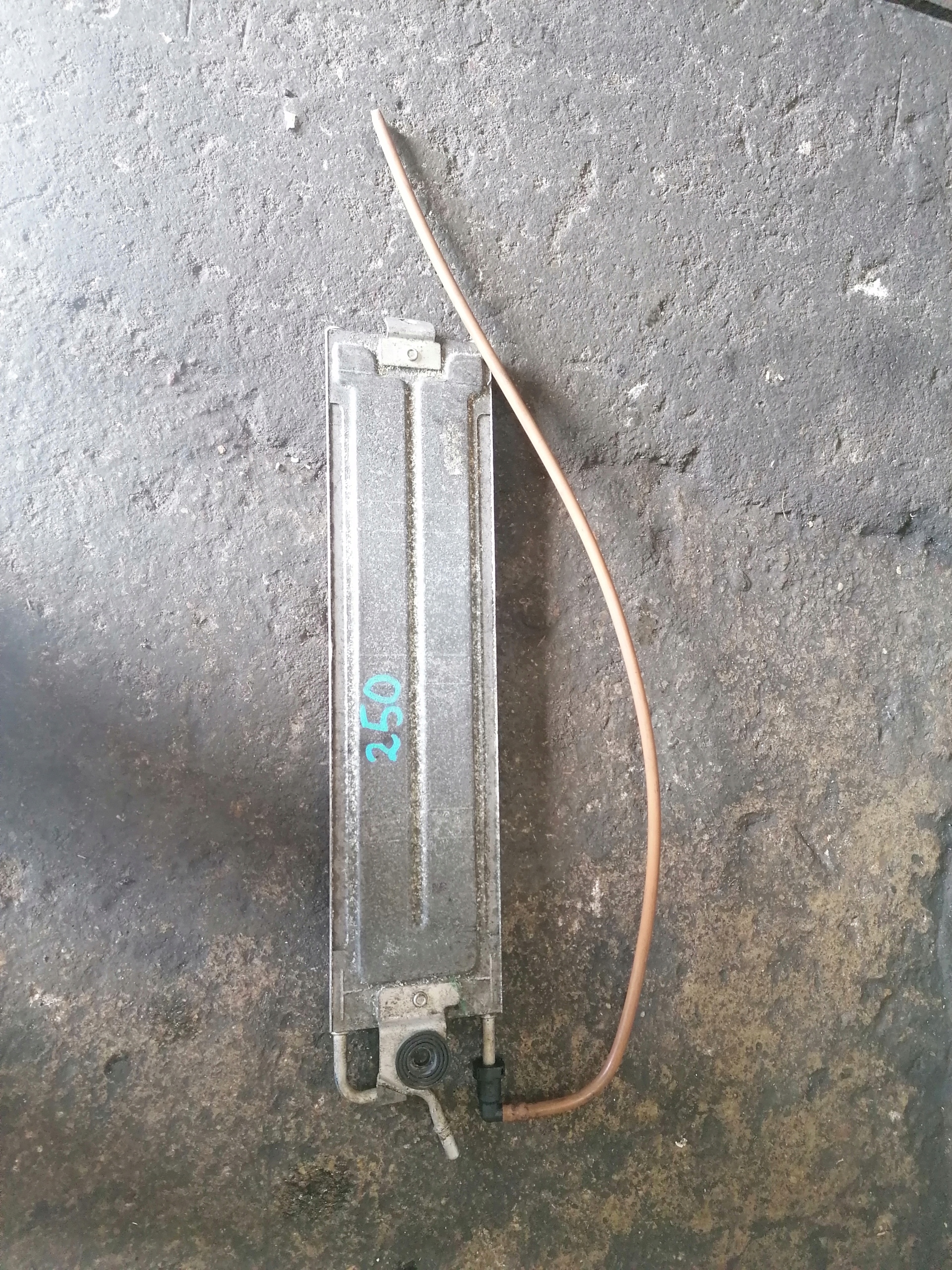 250 CHŁODNICA PALIWA VW PASSAT B6