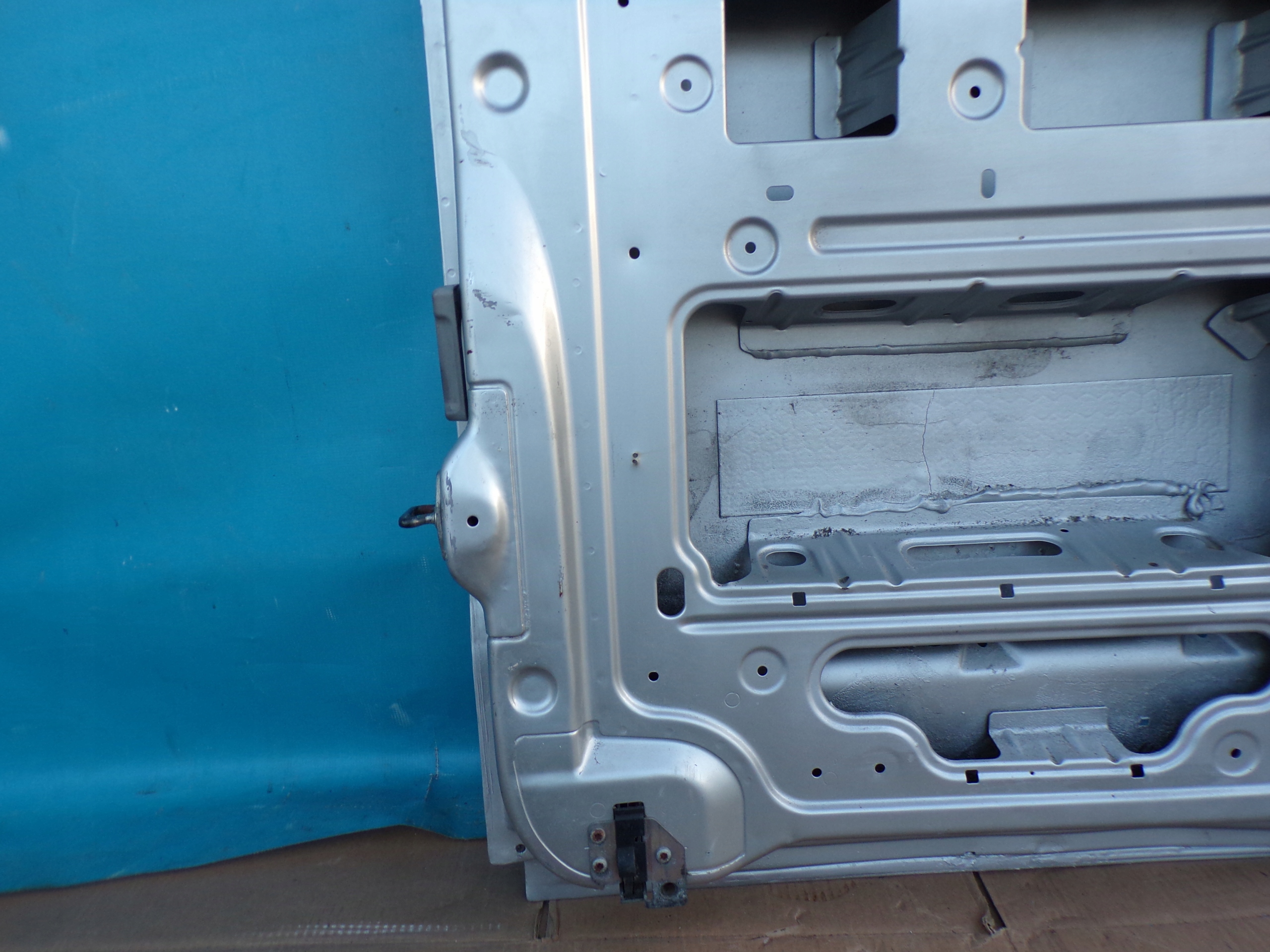 Sprinter 906 VW Crafter 2006- Tür heck links hinten links silberne 199 cm