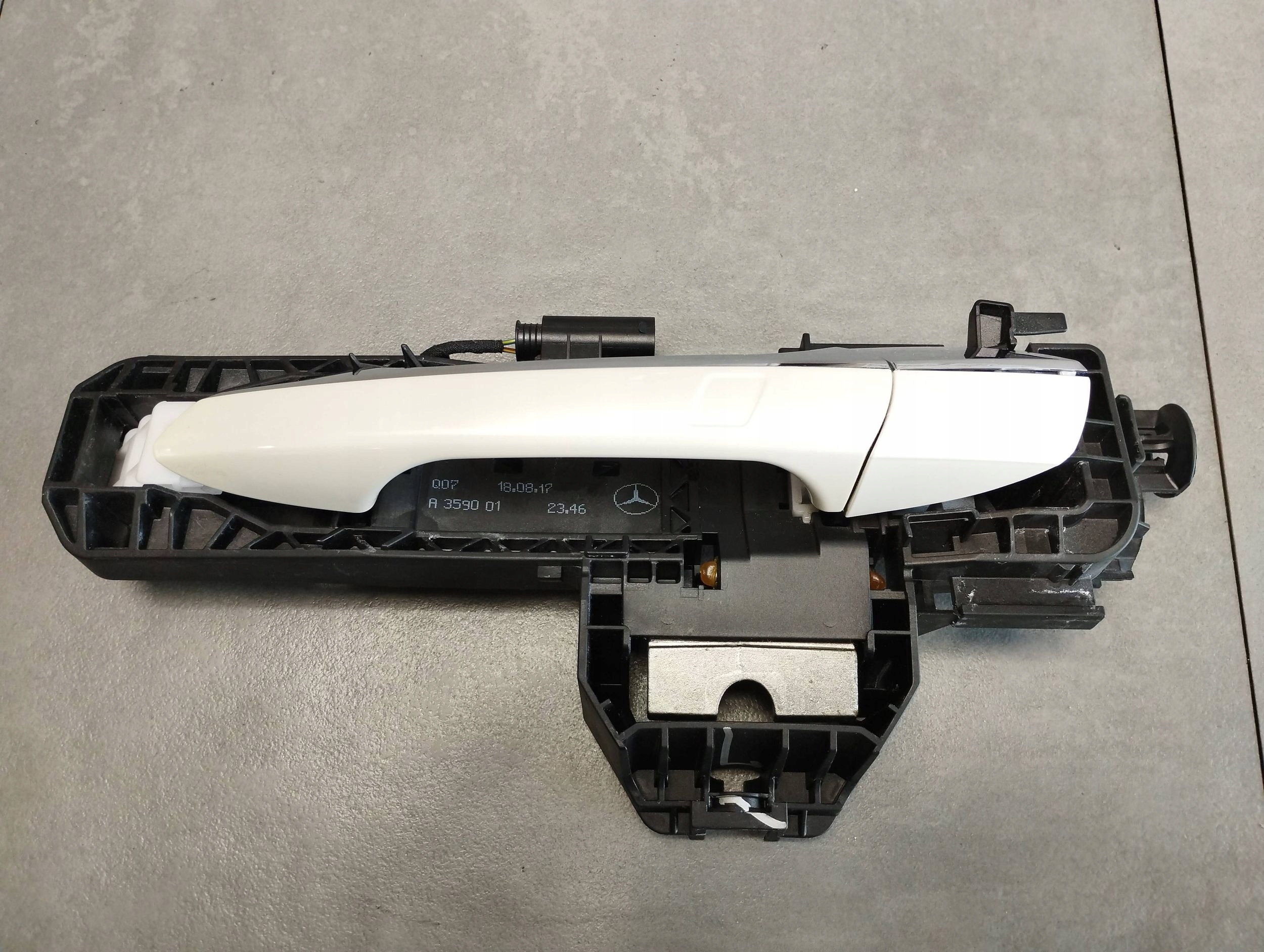 Mercedes-Benz GLE W166 handle left rear part 799 A2047602534