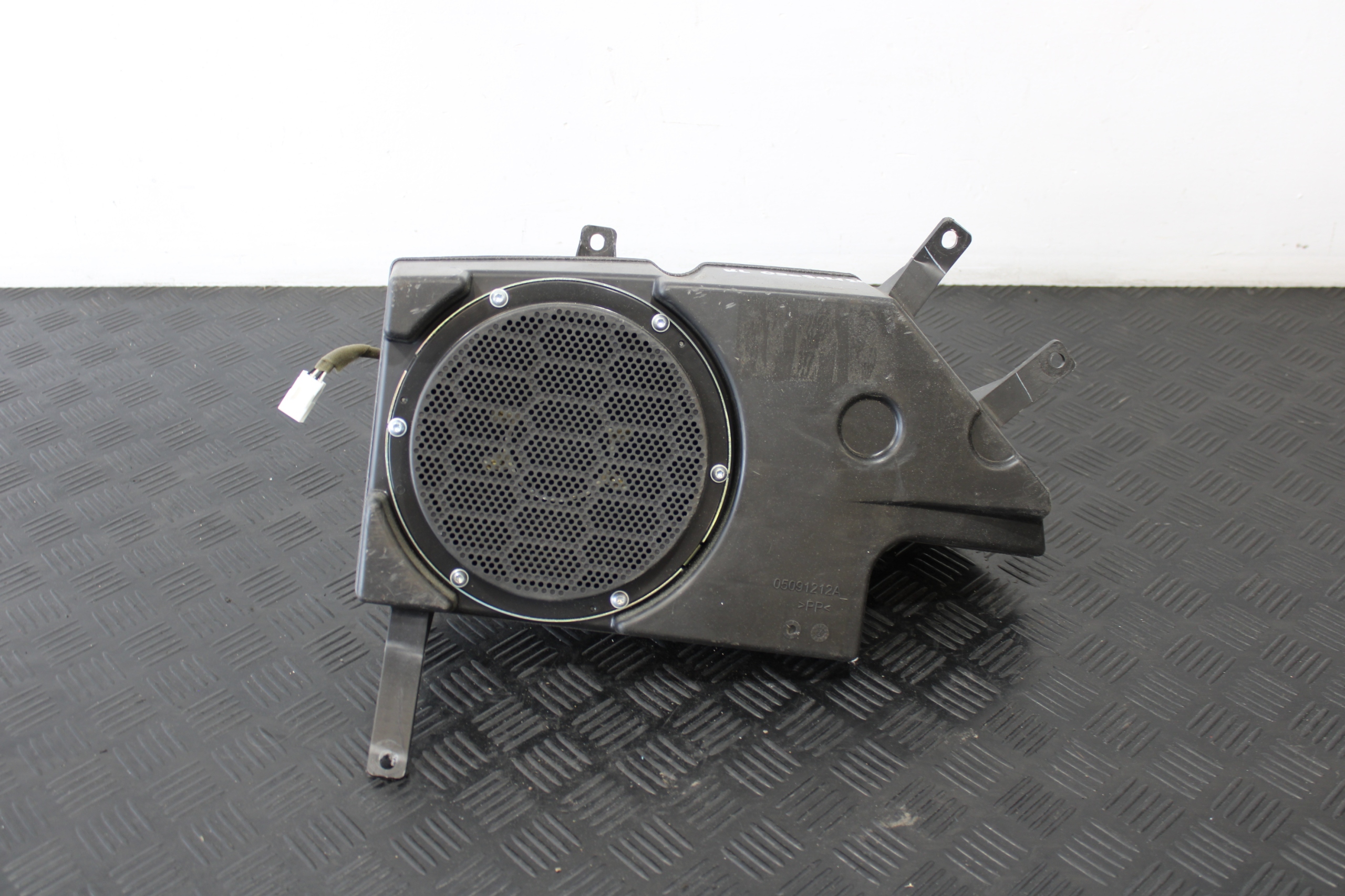 speaker NISKOTONOWY 05091212AB JEEP CHEROKEE V 5 KL