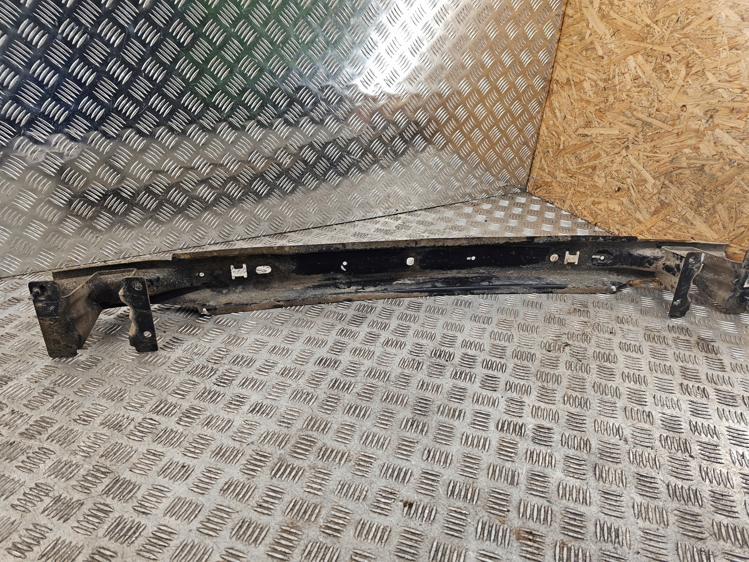 VW CADDY IV 2K5 pillar bumper support rear part 2K5807305