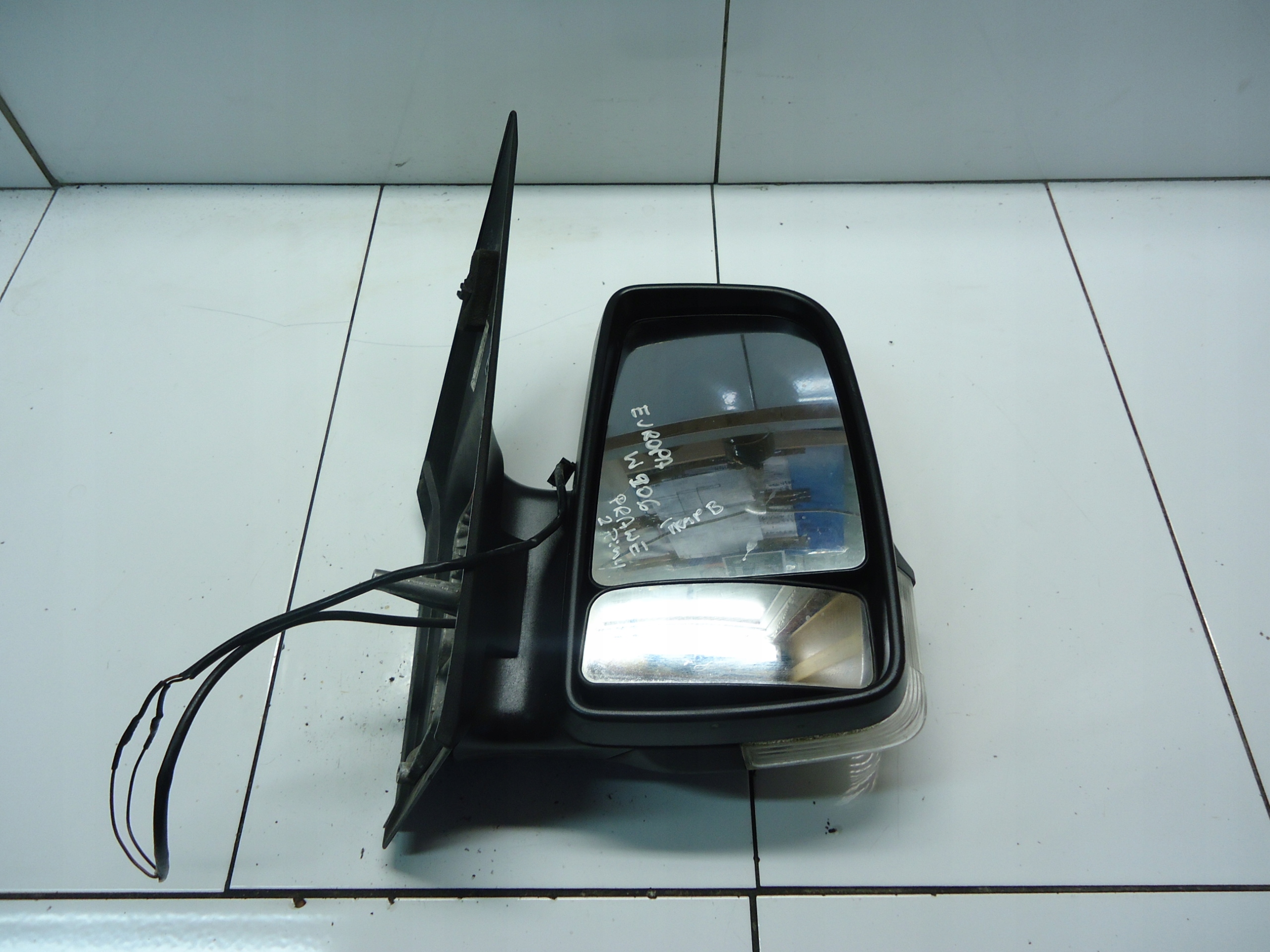 MERCEDES SPRINTER W906 mirror right A9068102093 2 PIN