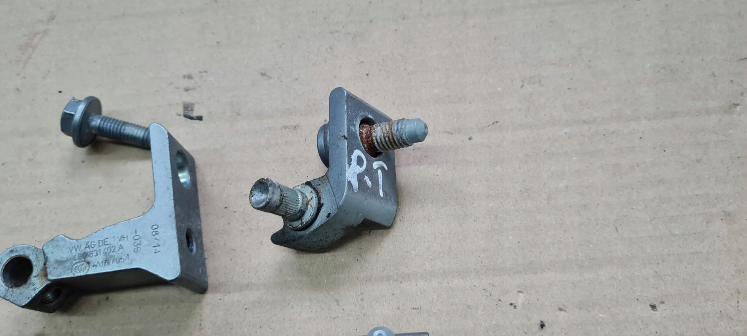 A6 C7 4G hinge hinges door right right rear part LY7G
