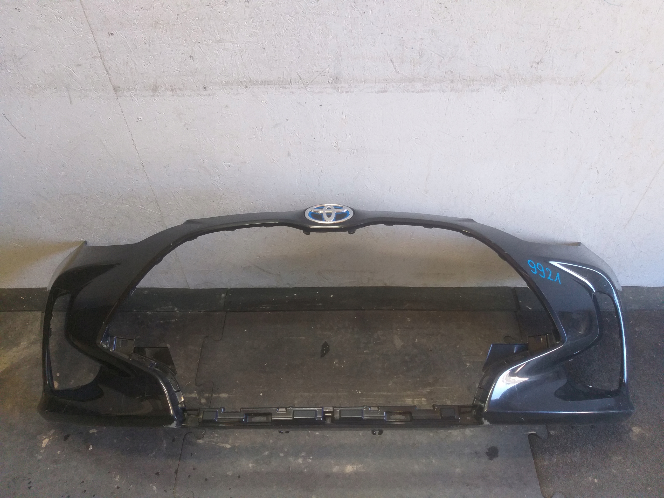 nárazník předek TOYOTA YARIS IV 4 20