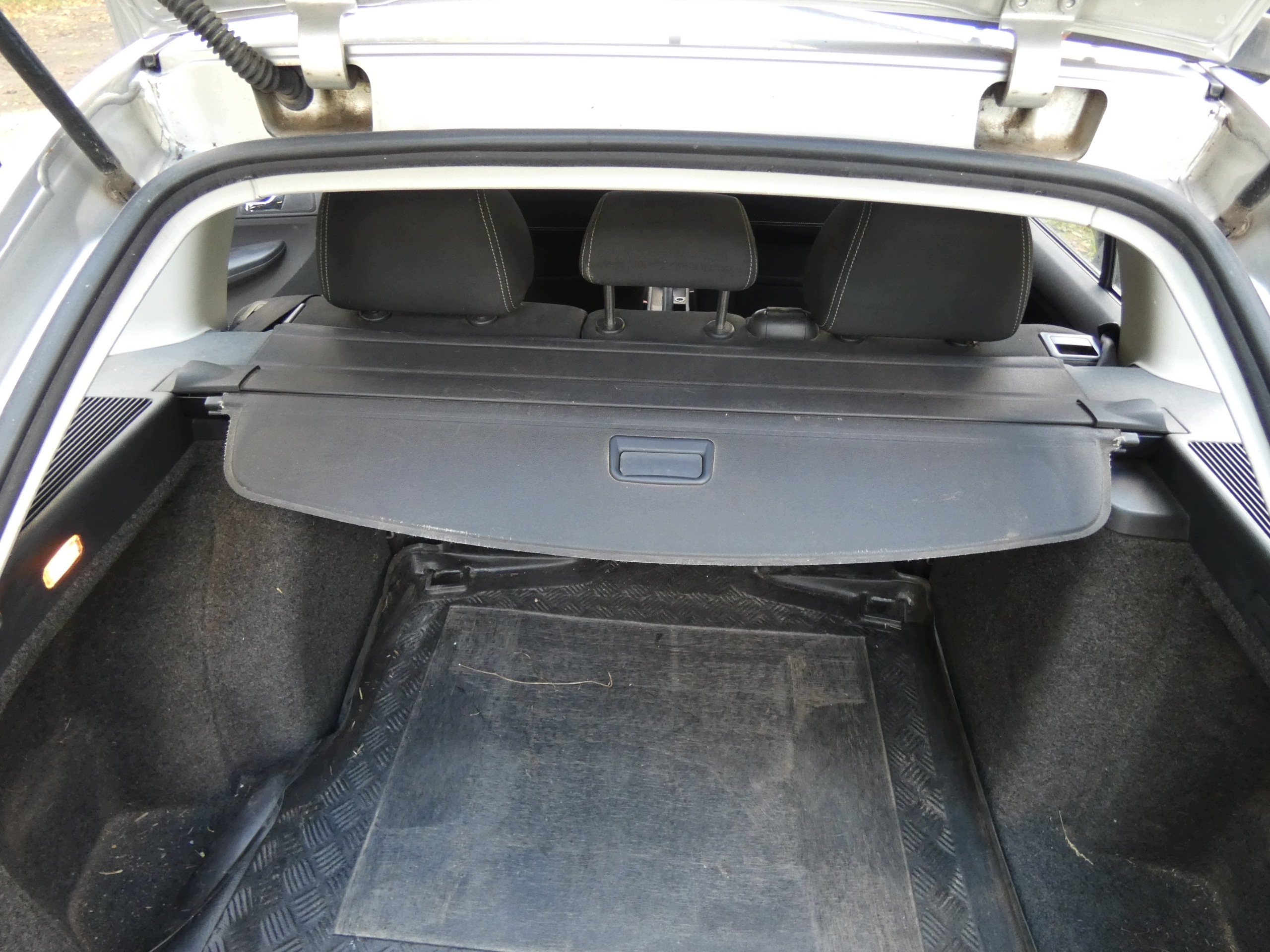 blinds boot SKODA FABIA and 99-08 KOMBI 6Y9867871C