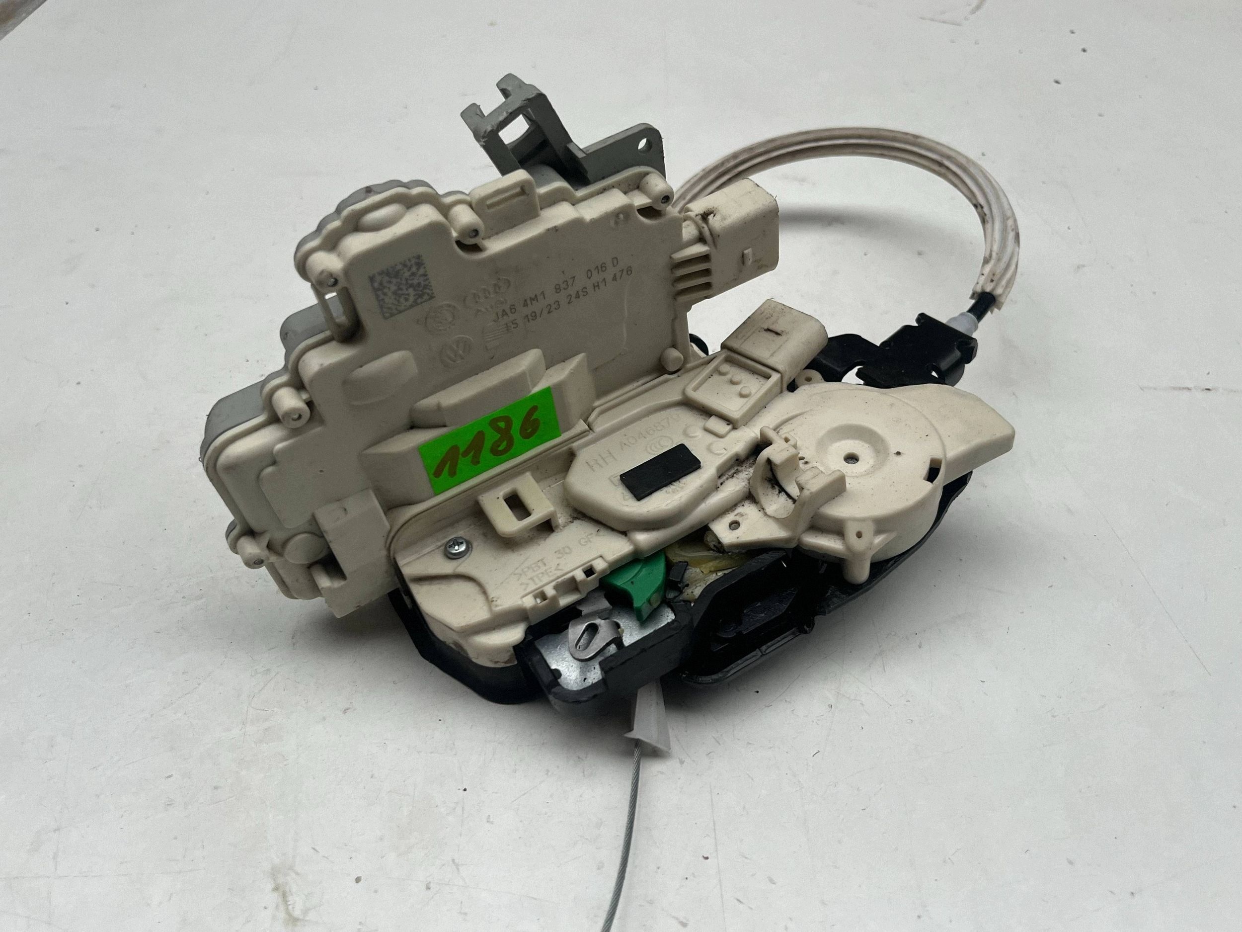 AUDI Q7 4M lock door right front DOCIAG 4M1837016D @M