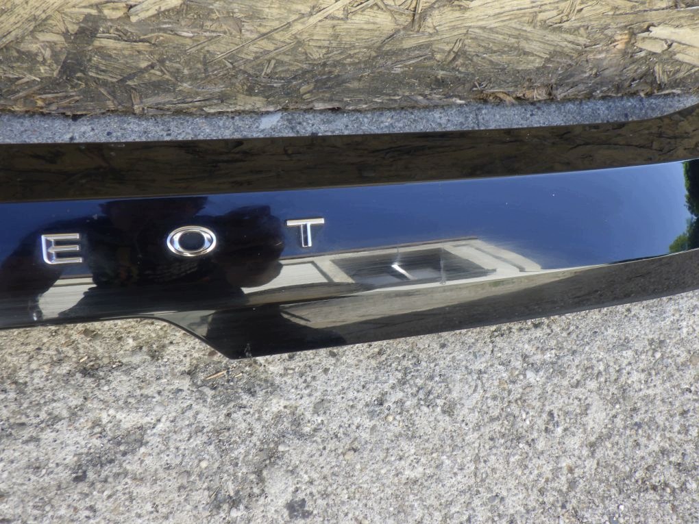 PEUGEOT 208 II 2019- cap bonnet moulding