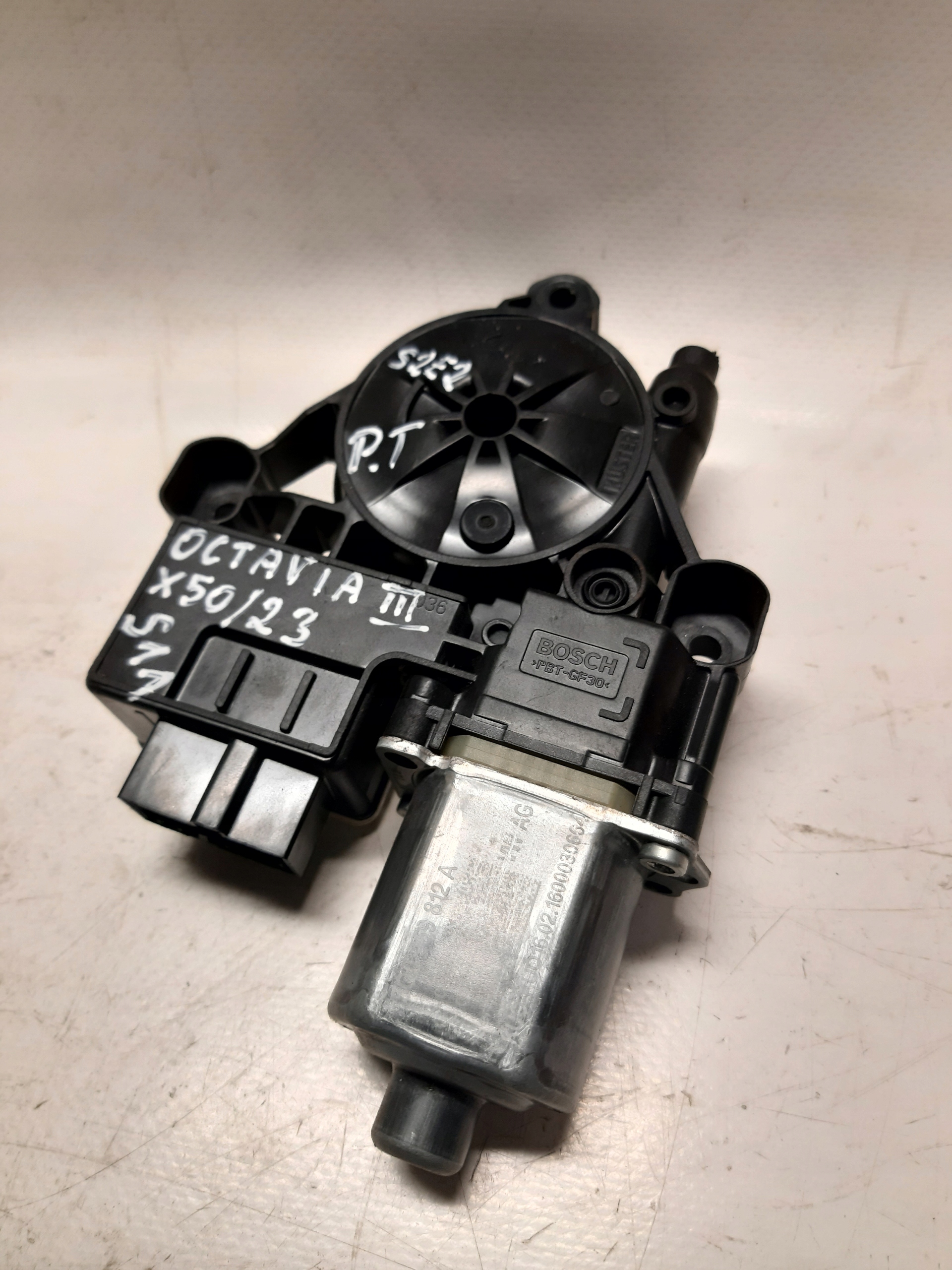mini motor windows right rear part SKODA OCTAVIA III 3